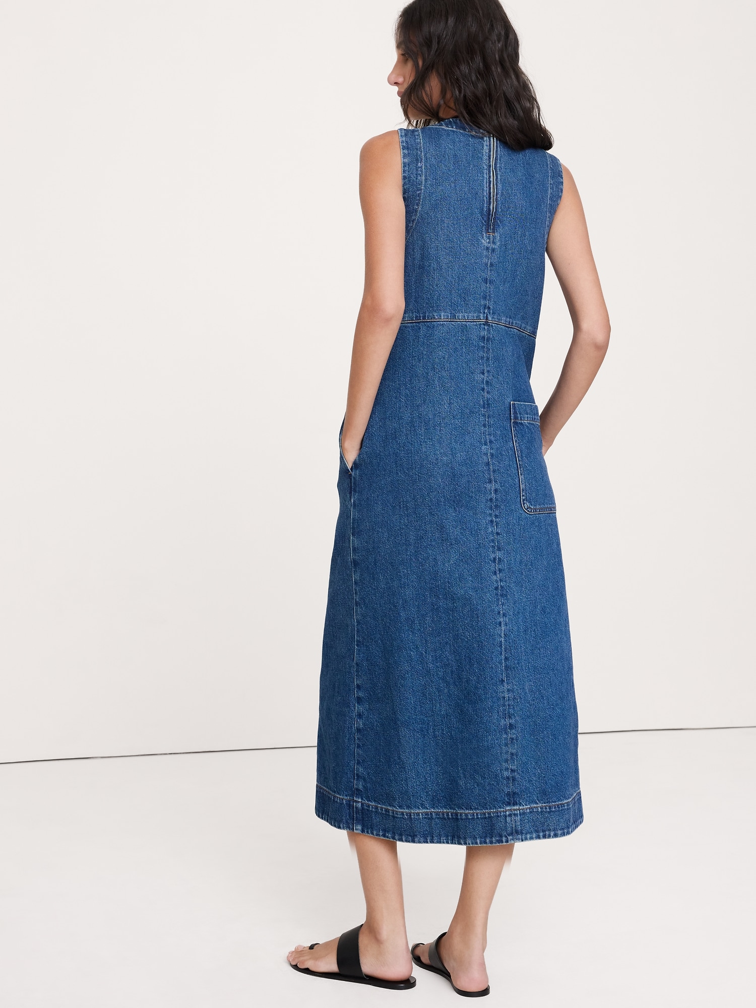 L'image numéro 3 présente Robe droite mi-longue en denim