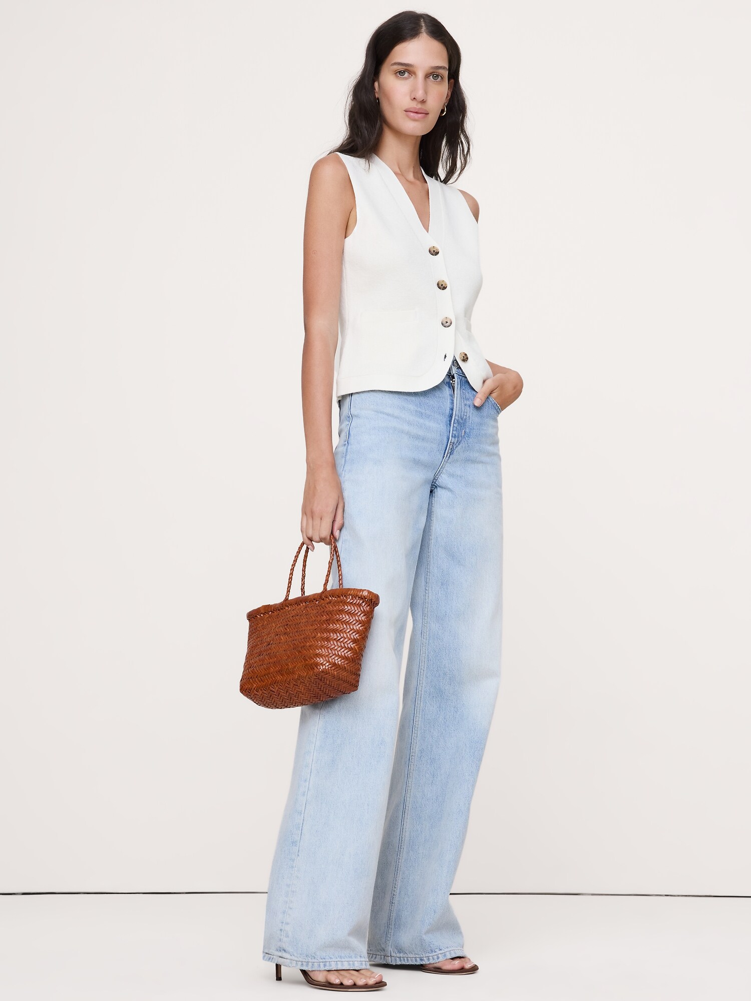 L'image numéro 1 présente Gilet en mélange de coton et soie pied d’alouette