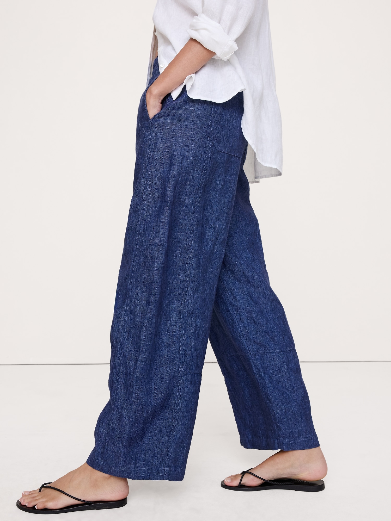 L'image numéro 4 présente Pantalon de peintre décontracté à taille mi-basse extensible en lin