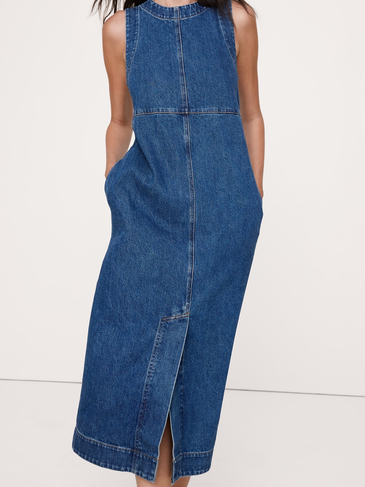 L'image numéro 4 présente Robe droite mi-longue en denim