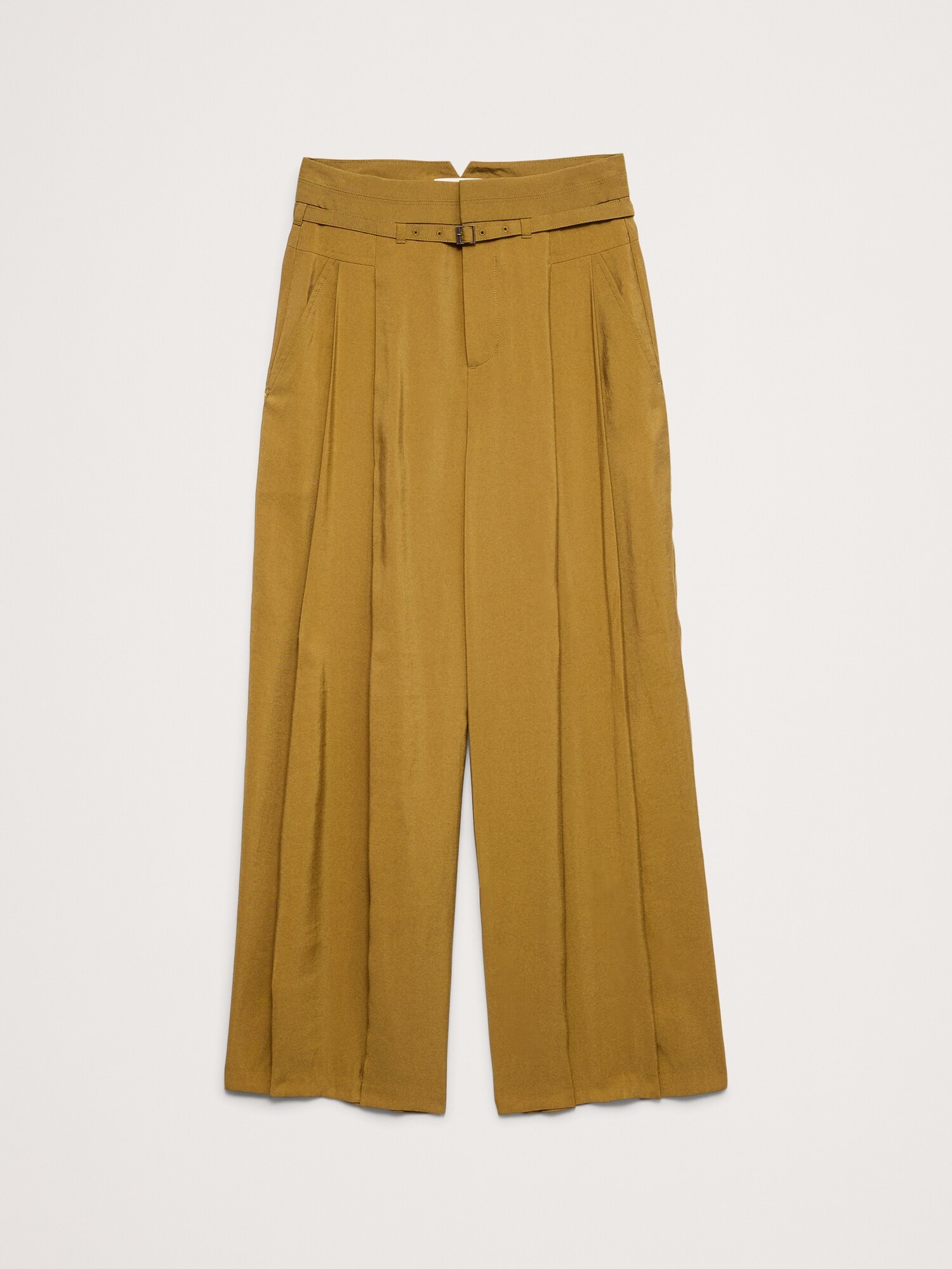 L'image numéro 4 présente Pantalon court à jambe large et à plis en sergé lustré