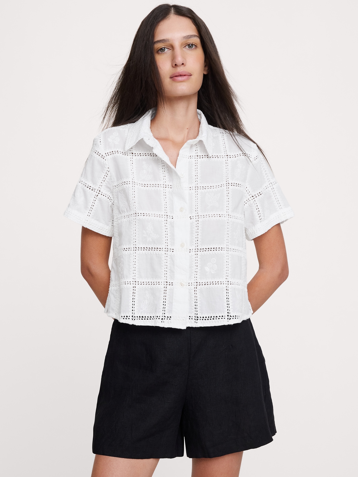 Image number 1 showing, The Boxy Crop Shirt in Embroidered Cotton