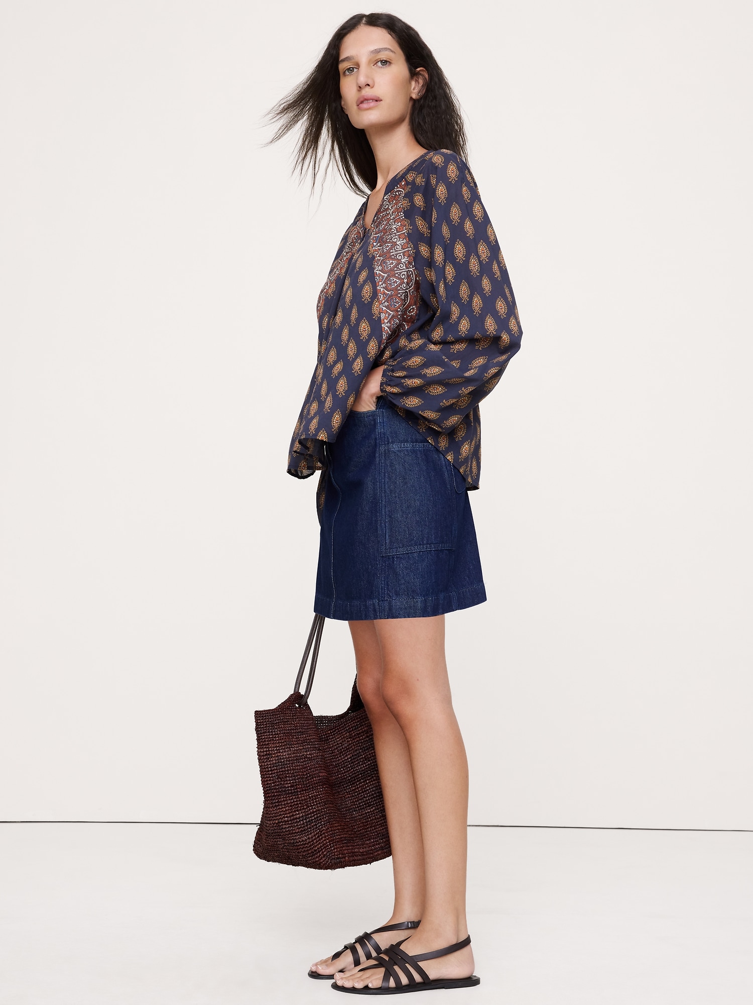 L'image numéro 3 présente Haut à encolure avec fente en coton léger