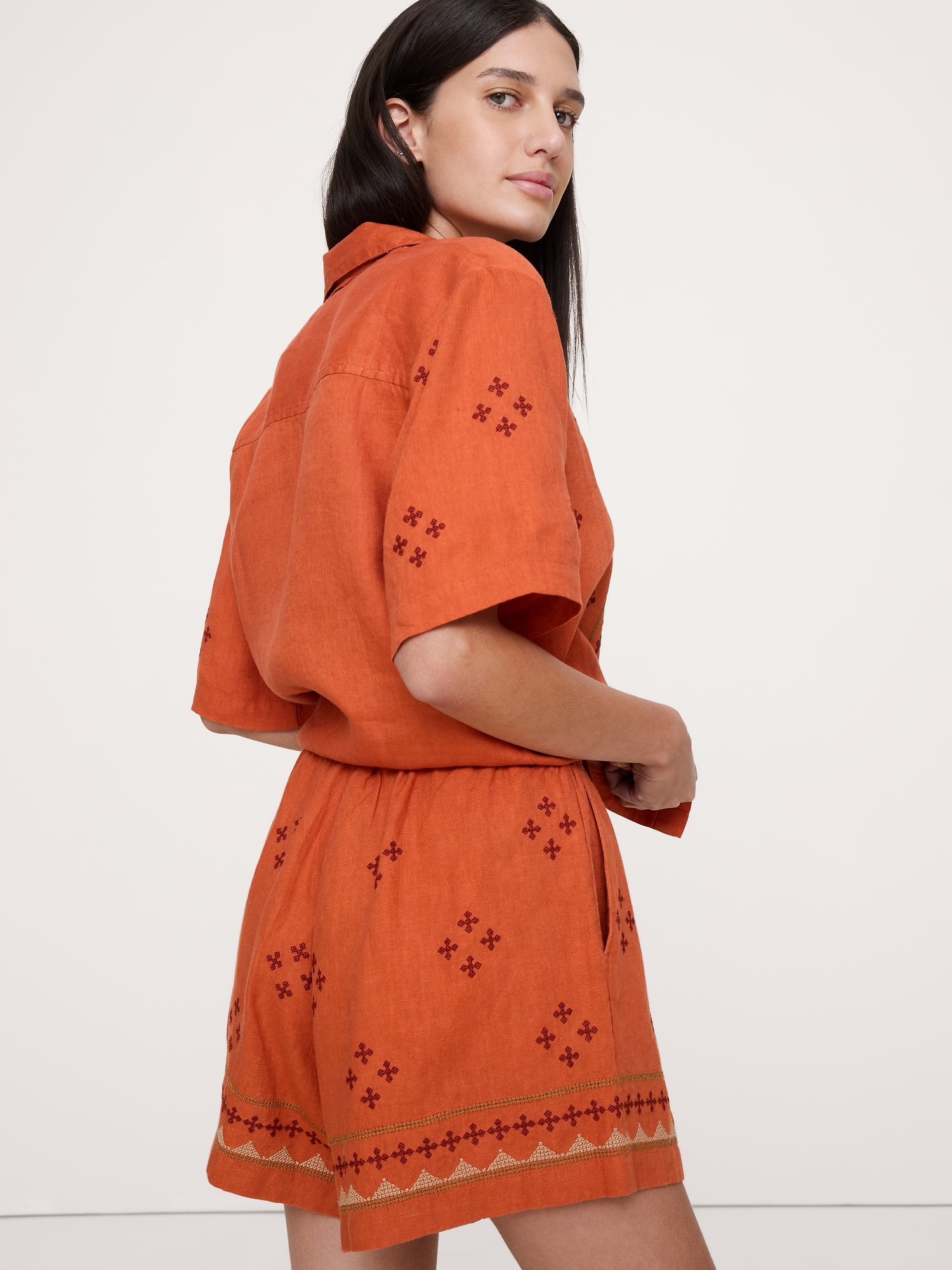 Image number 3 showing, Embroidered Linen 4" Pull-On Short