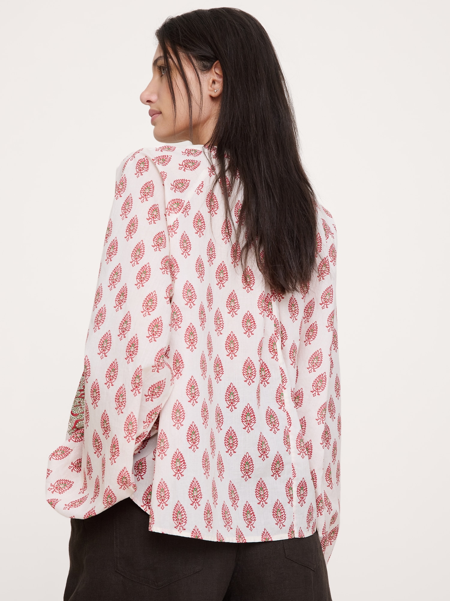 L'image numéro 5 présente Haut à encolure avec fente en coton léger