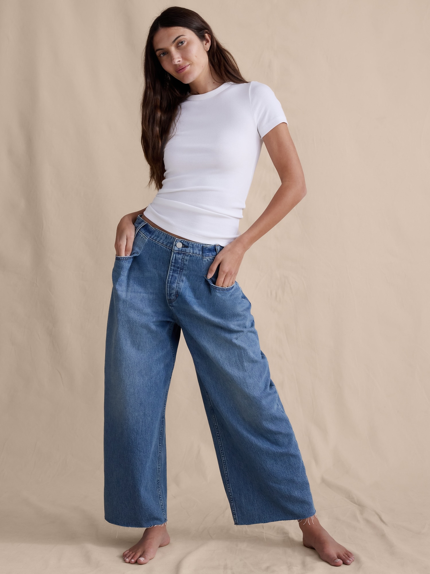 L'image numéro 5 présente Jean ample court plissé à taille mi-basse