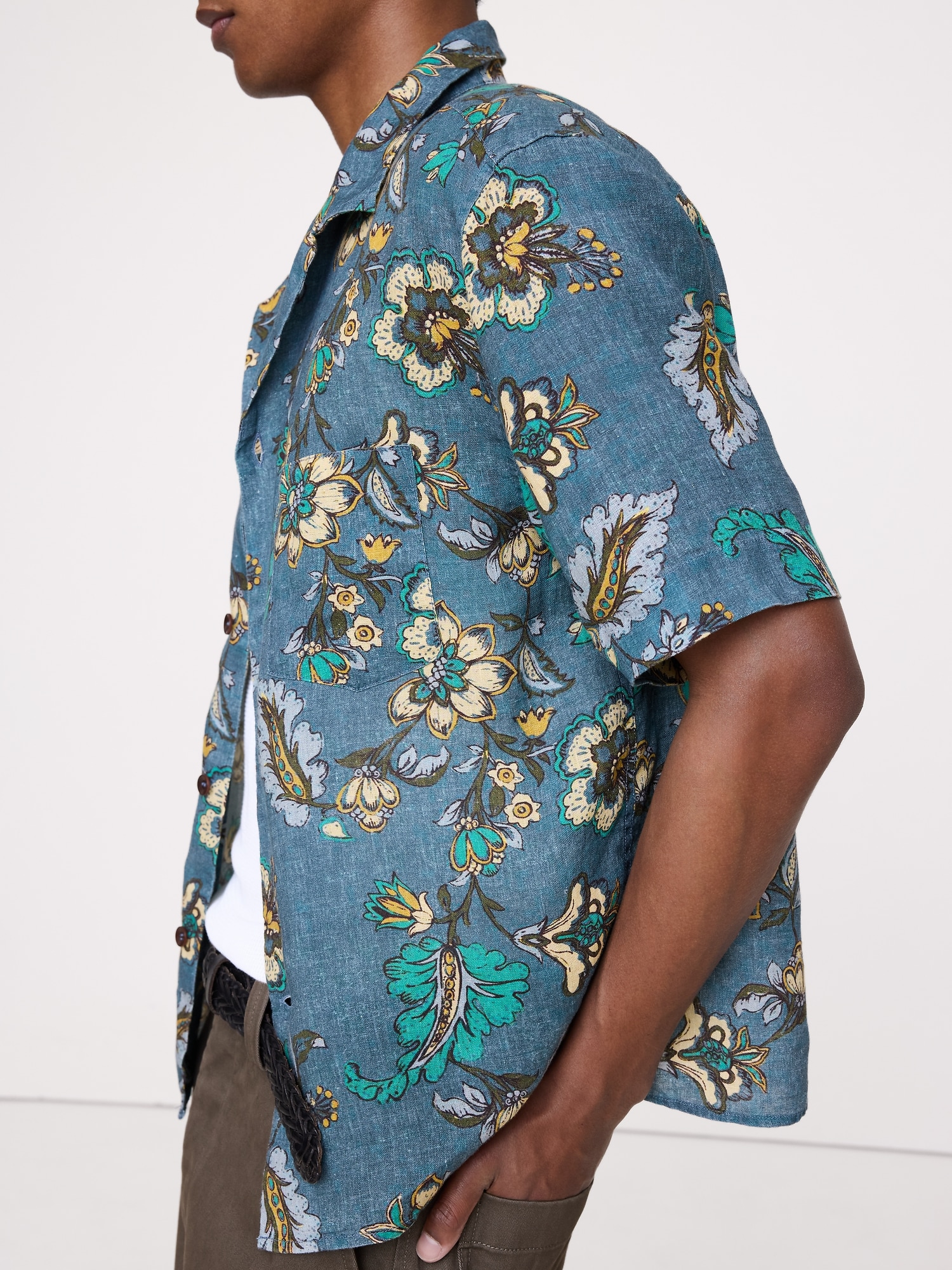 L'image numéro 3 présente Chemise de vacances à coupe standard en lin