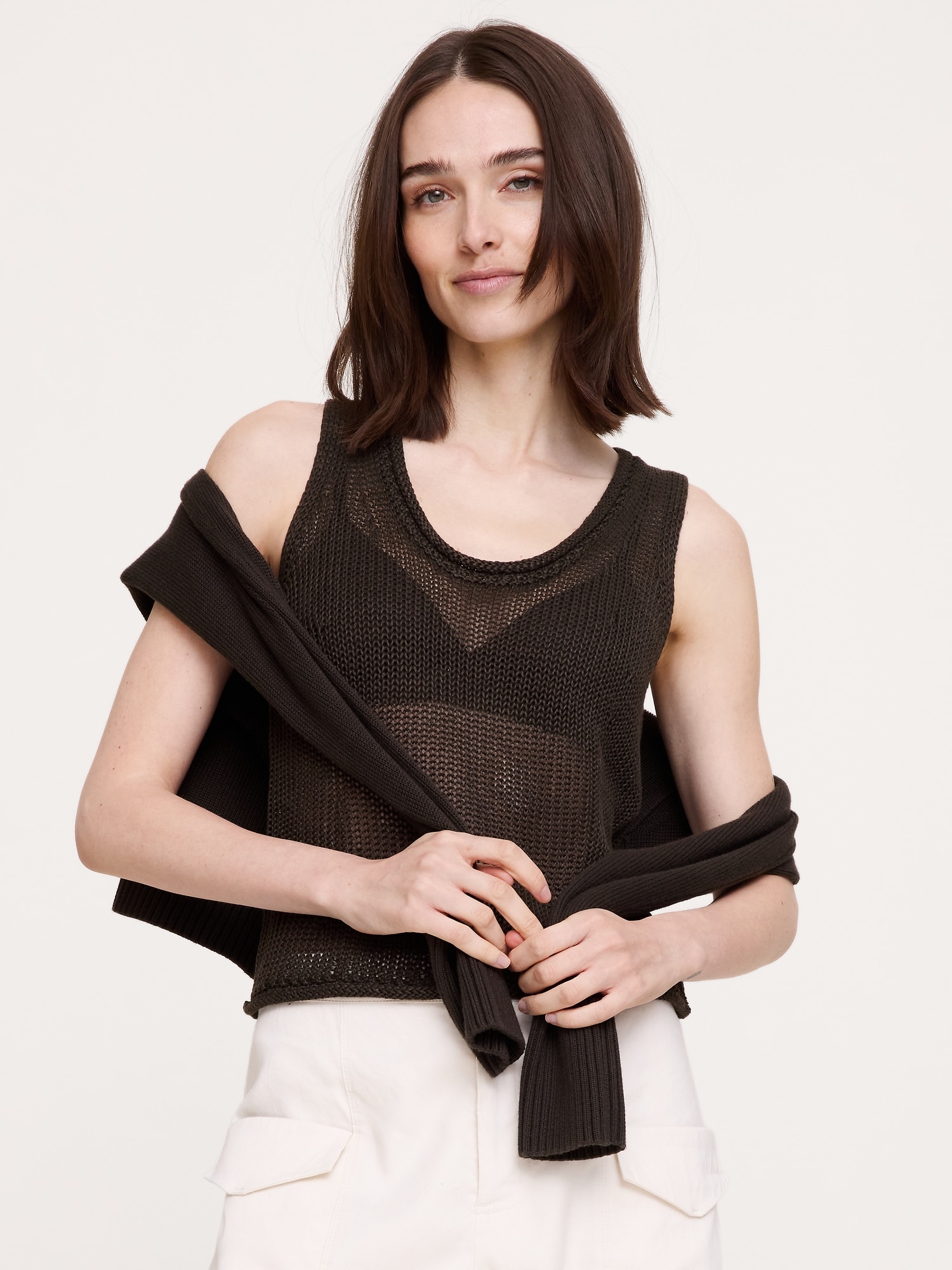 L'image numéro 3 présente Camisole en tricot de lin classique