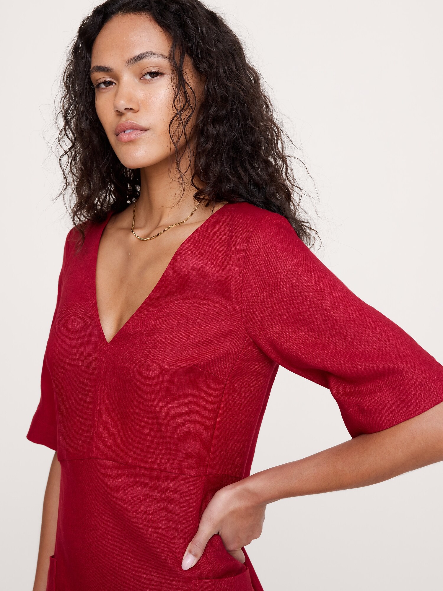 L'image numéro 8 présente Robe courte avec poches