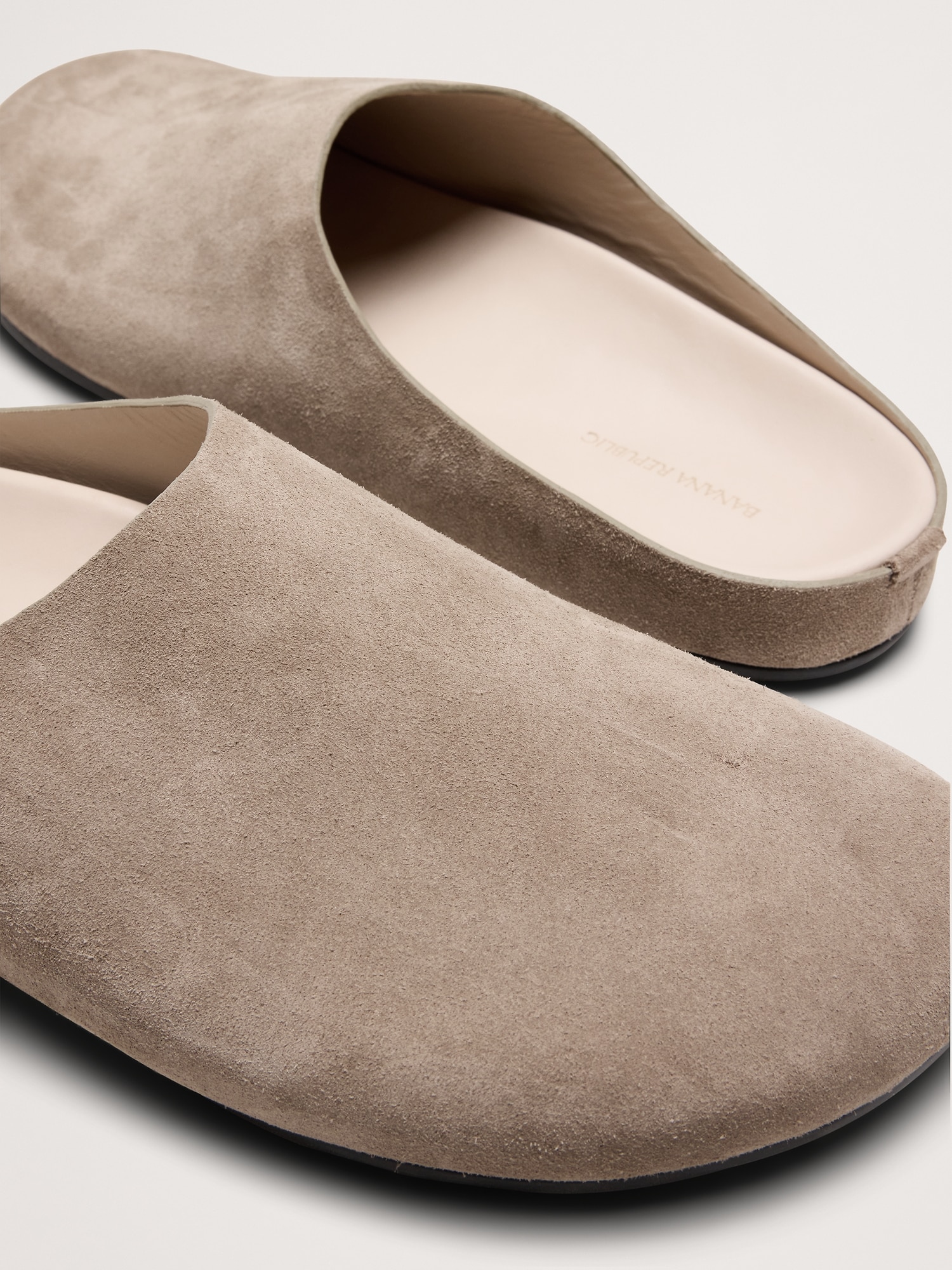 L'image numéro 6 présente Sabots en cuir