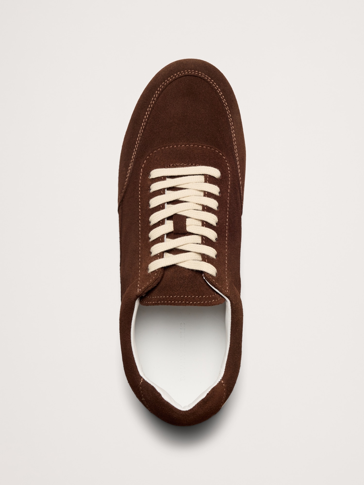 L'image numéro 3 présente Chaussures sport minimalistes en suède italien