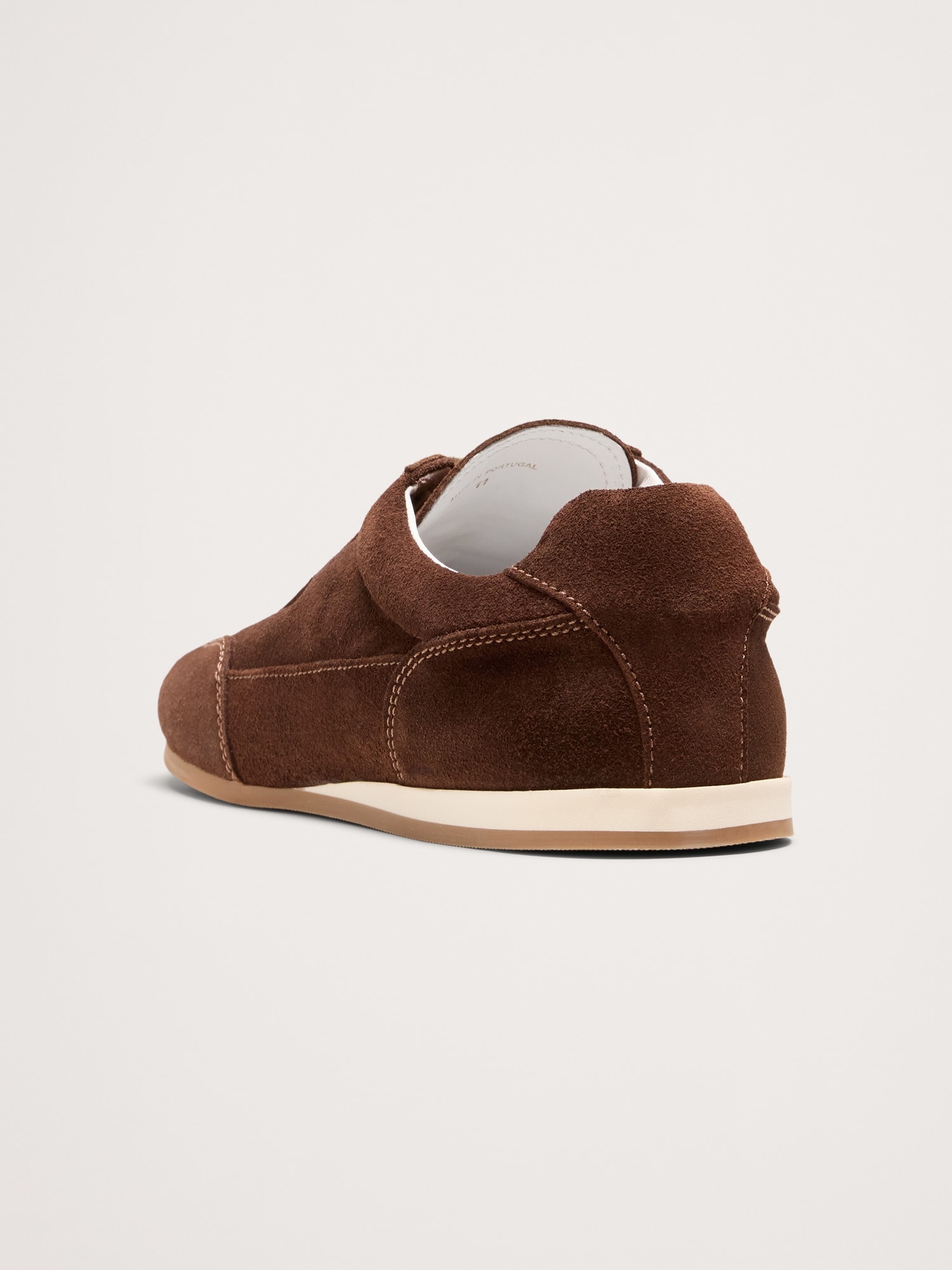 L'image numéro 4 présente Chaussures sport minimalistes en suède italien