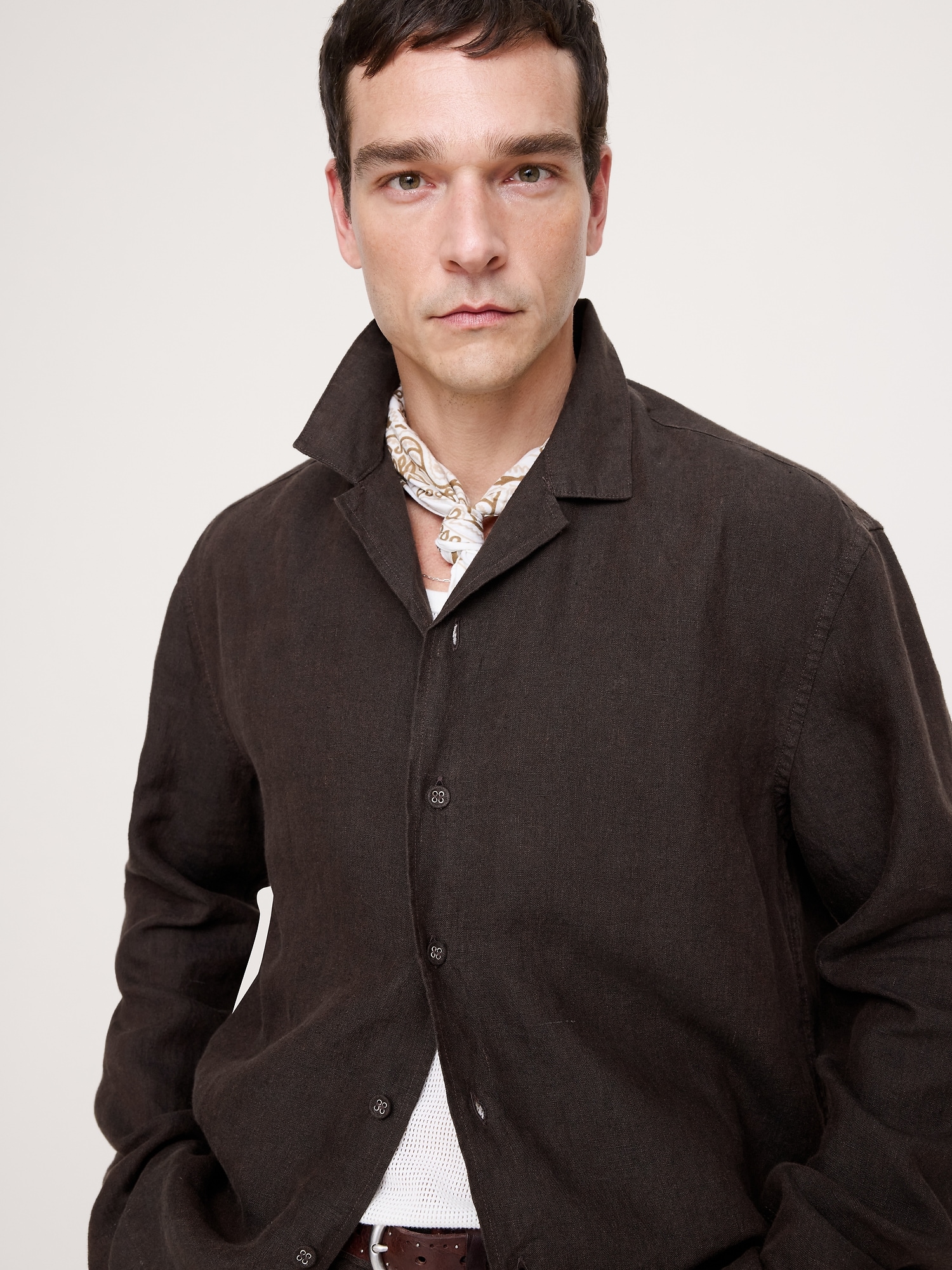 L'image numéro 1 présente Chemise de vacances décontractée à manches longues en lin