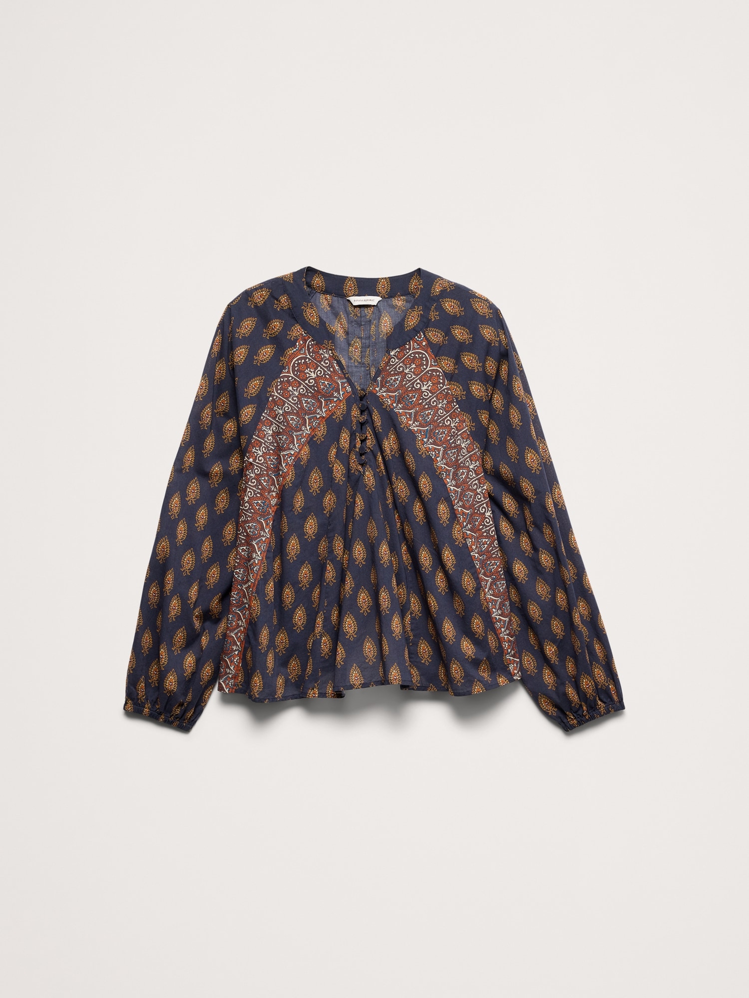 L'image numéro 4 présente Haut à encolure avec fente en coton léger