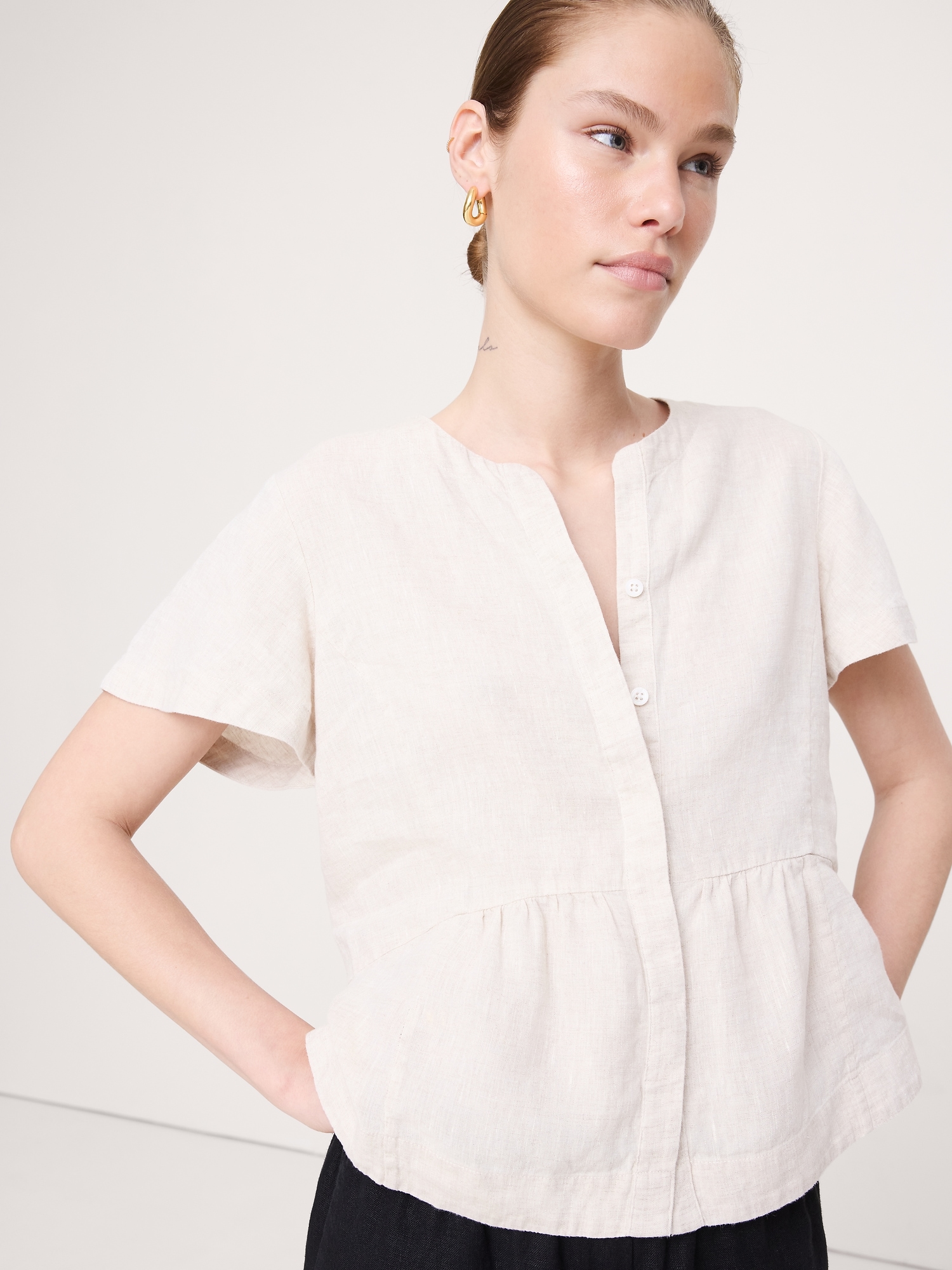 L'image numéro 4 présente Haut en lin à manches flottantes