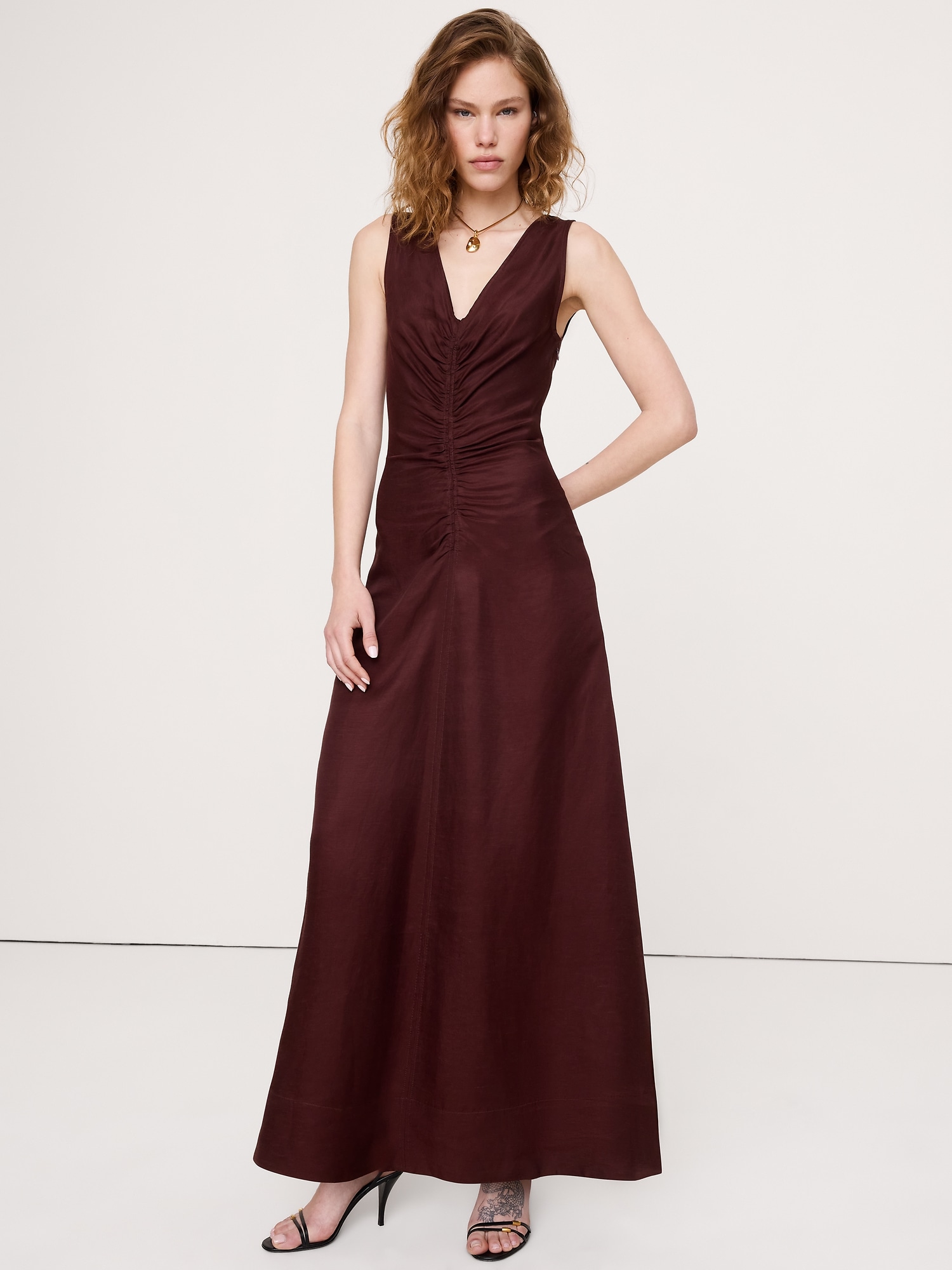 Image number 1 showing, Viscose-Linen V-Neck Maxi Dress