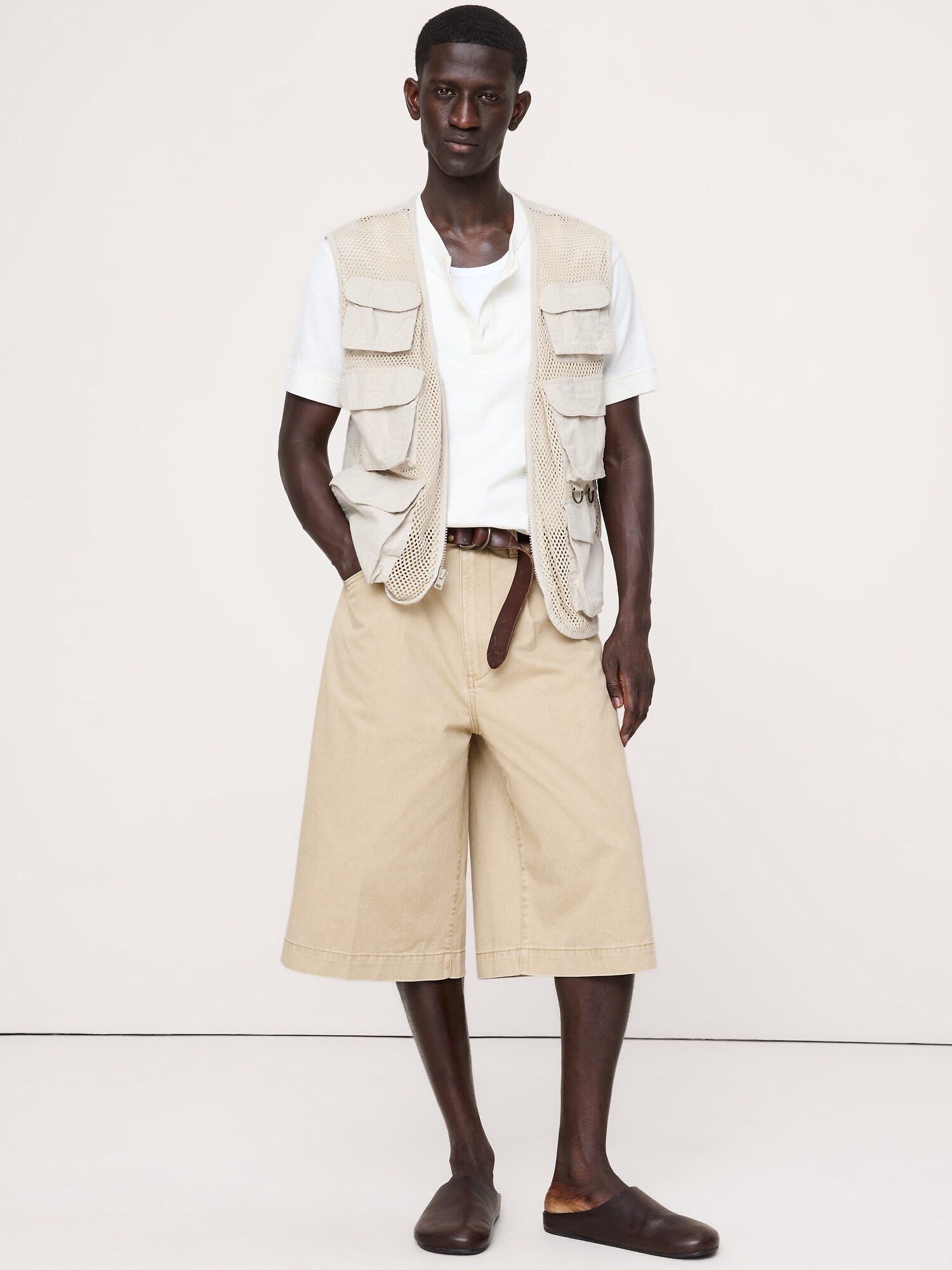 Image number 4 showing, Mesh Photojournalist Vest
