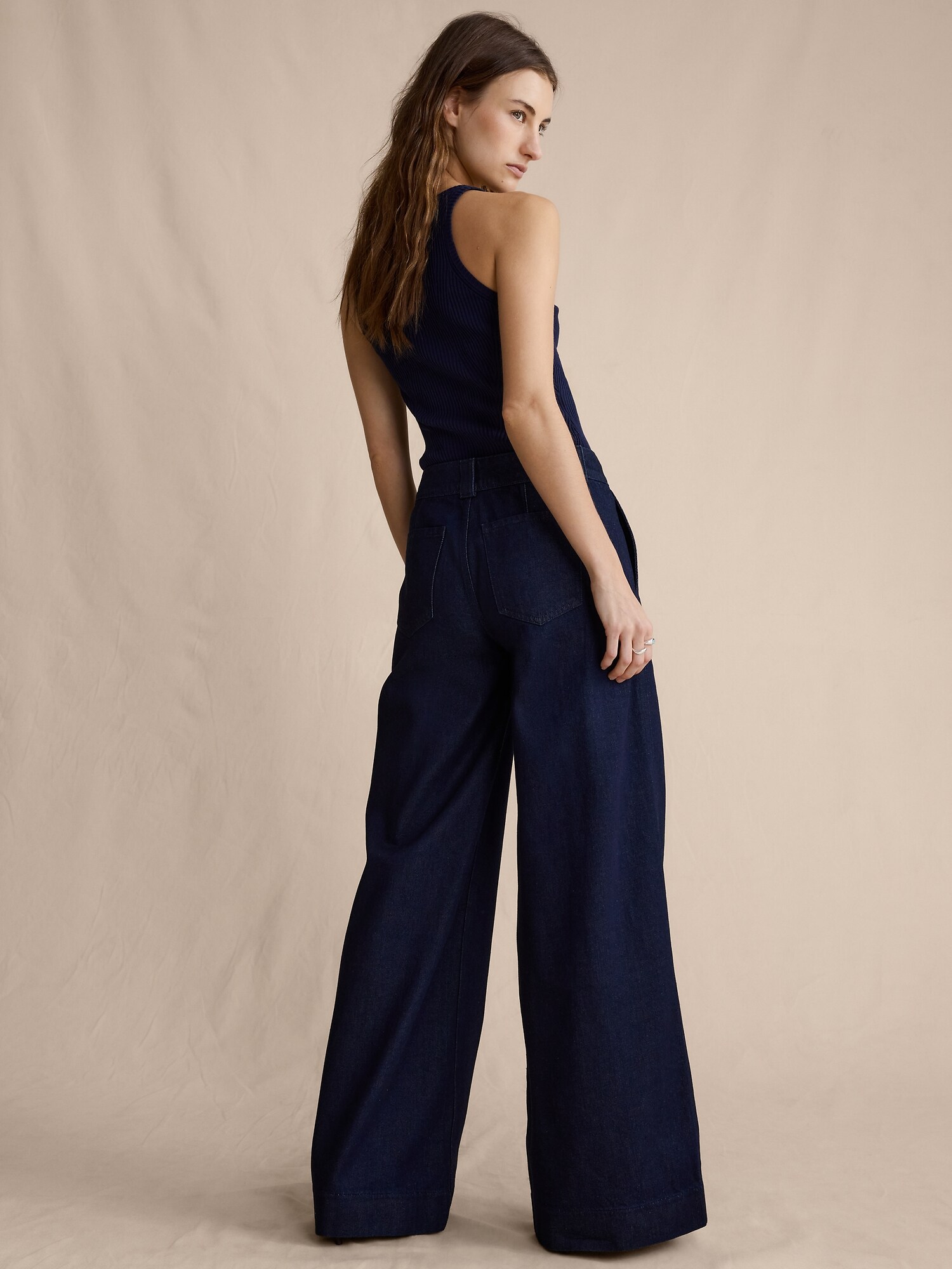 Image number 2 showing, Mid-Rise Palazzo Jean