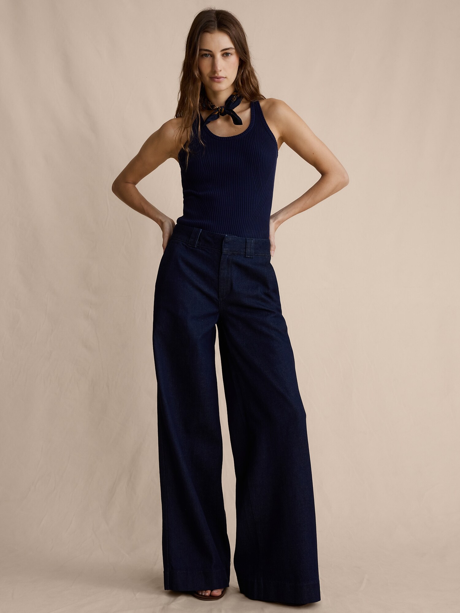 Image number 1 showing, Mid-Rise Palazzo Jean