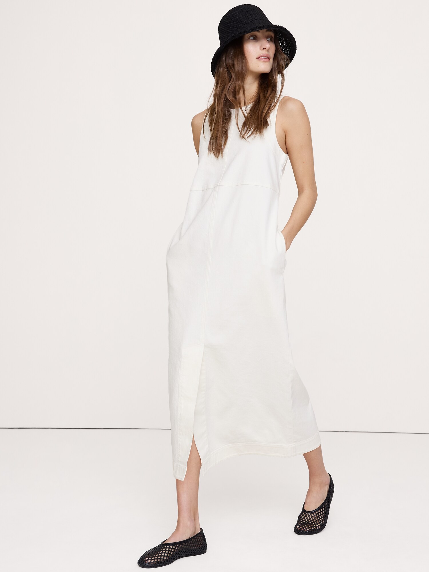 L'image numéro 1 présente Robe droite mi-longue en denim