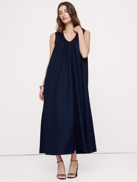 ROBE LONGUE EN LIN À ENCOLURE DÉGAGÉE