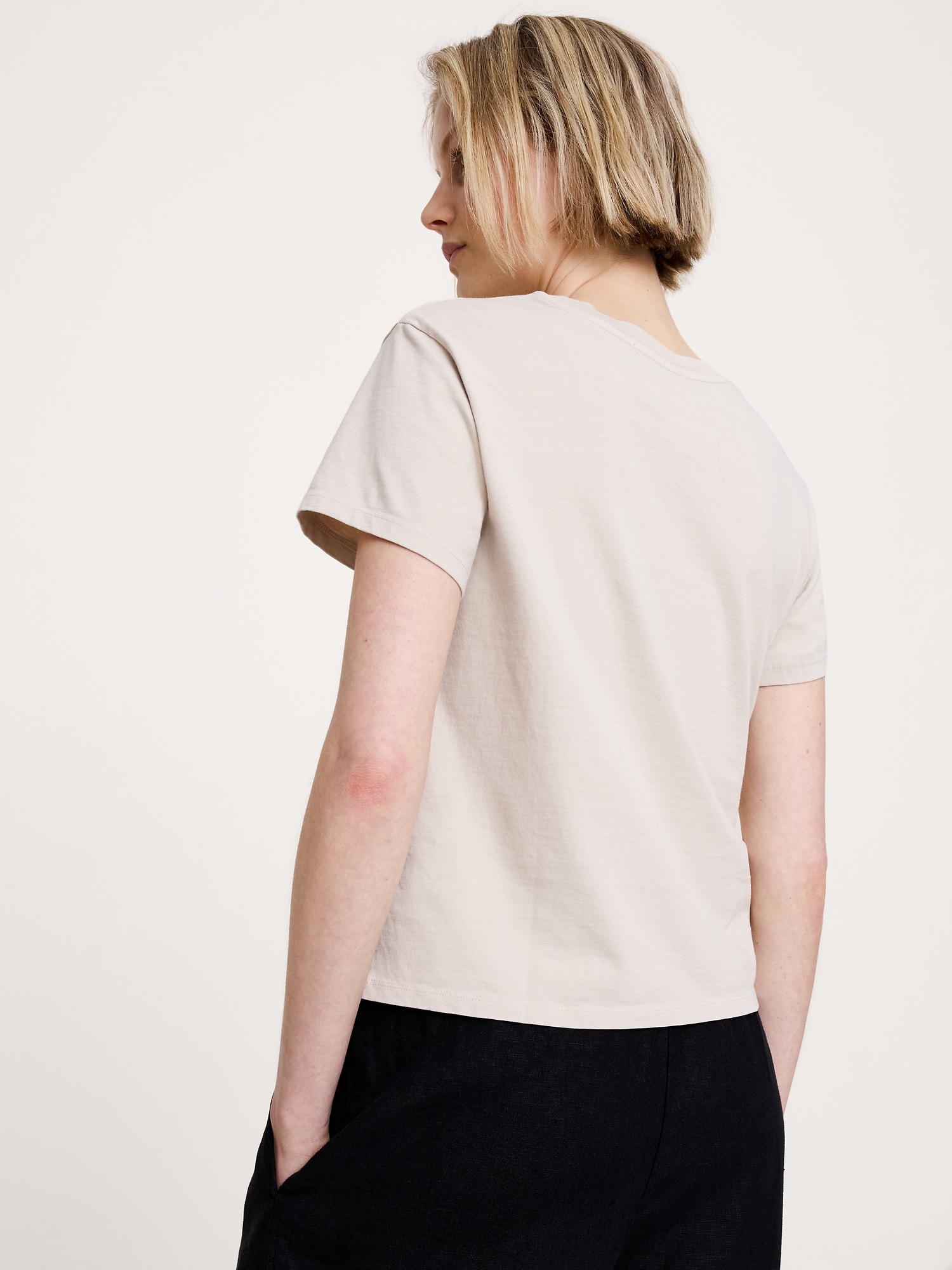 L'image numéro 2 présente T-SHIRT RAS DU COU EN COTON RÉTRO