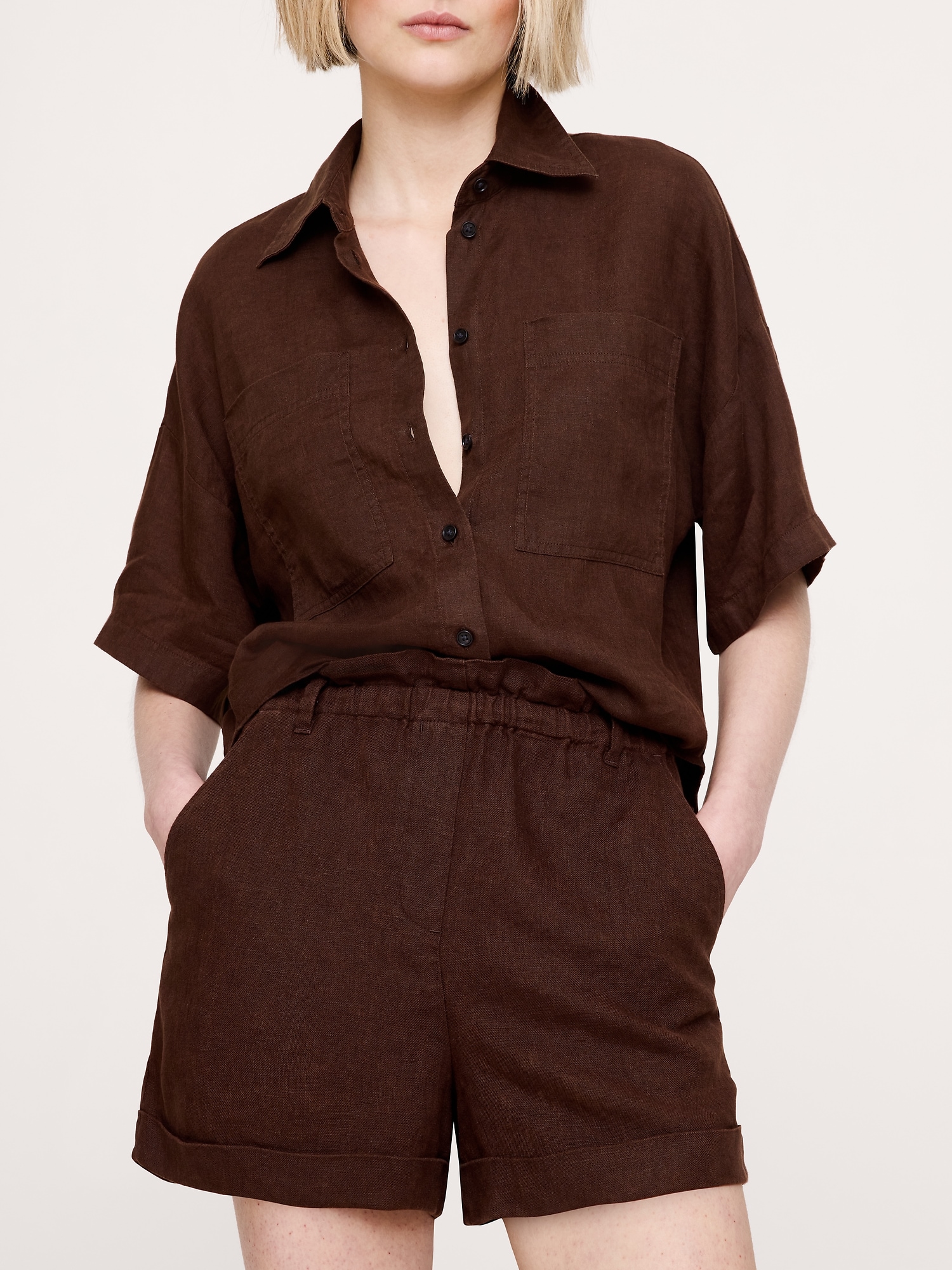 Image number 3 showing, 3.5" Paperbag-Waist Pull-On Linen Short