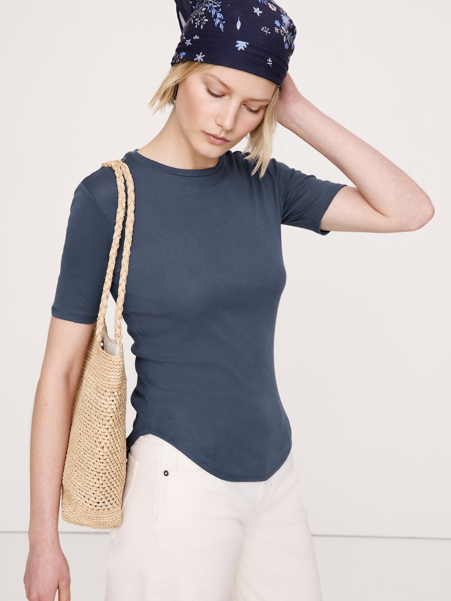 L'image numéro 1 présente T-shirt à manches aux coudes en coton léger