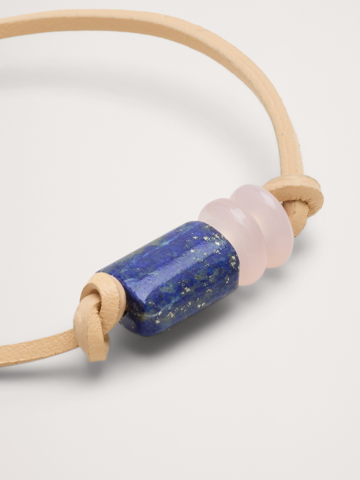 L'image numéro 3 présente Bracelet cordon orné d’une lapis-lazuli