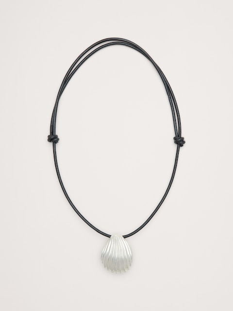 COLLIER CORDON ORNÉ D'UN COQUILLAGE