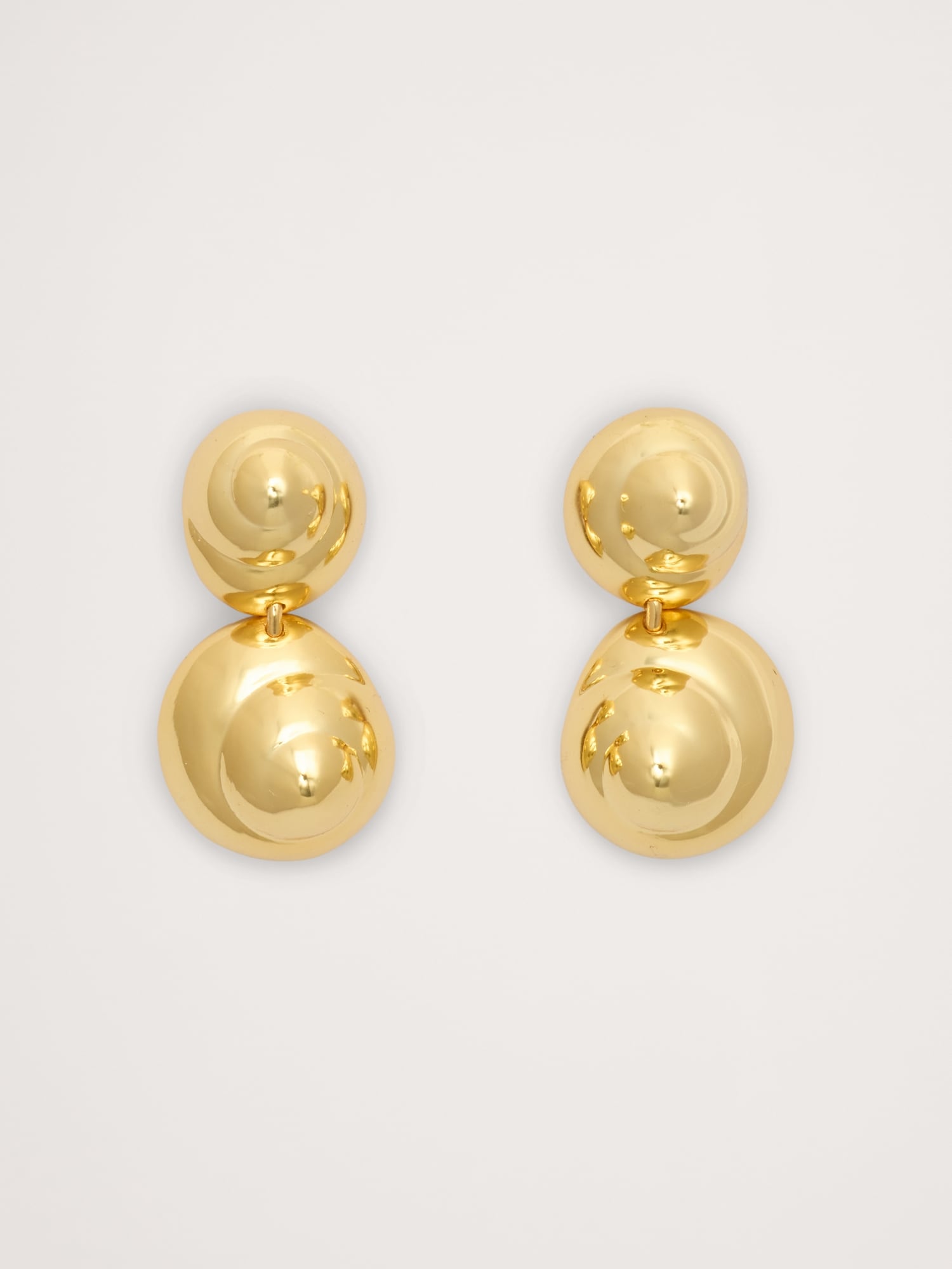 L'image numéro 1 présente Pendants d’oreilles avec spirale et sphère