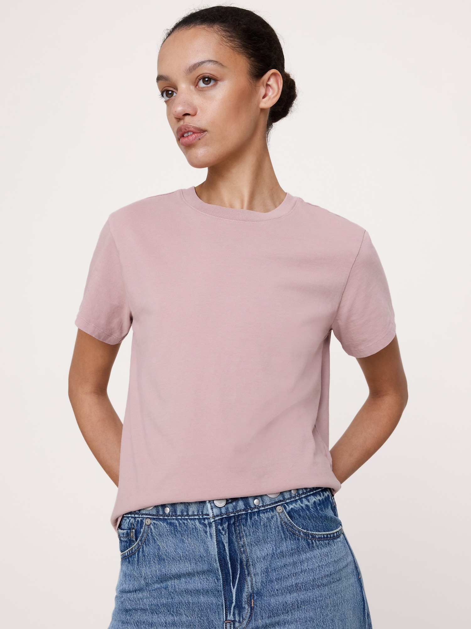 L'image numéro 1 présente T-SHIRT RAS DU COU EN COTON RÉTRO