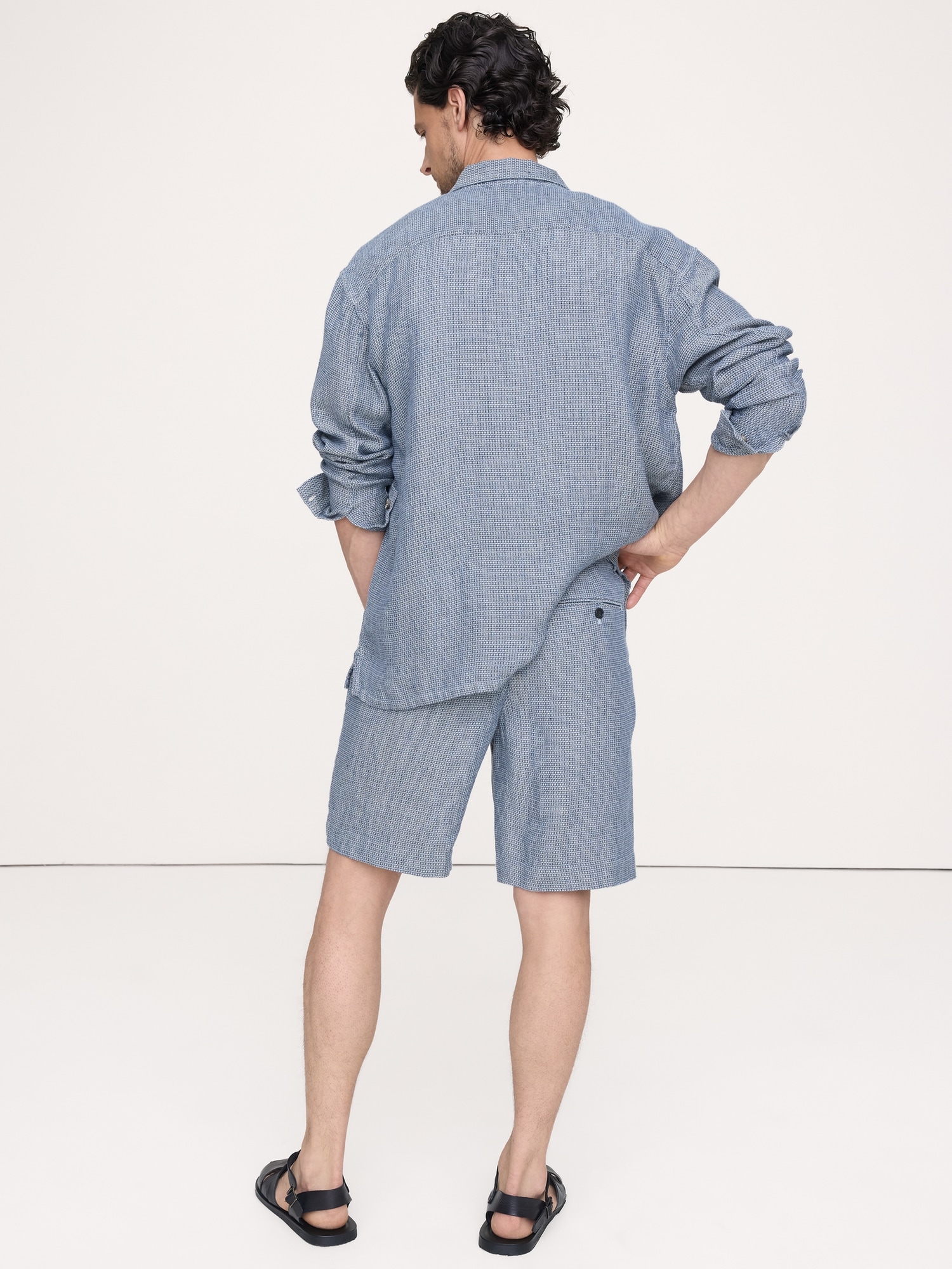 L'image numéro 3 présente Short en lin et coton à taille extensible, 23 cm