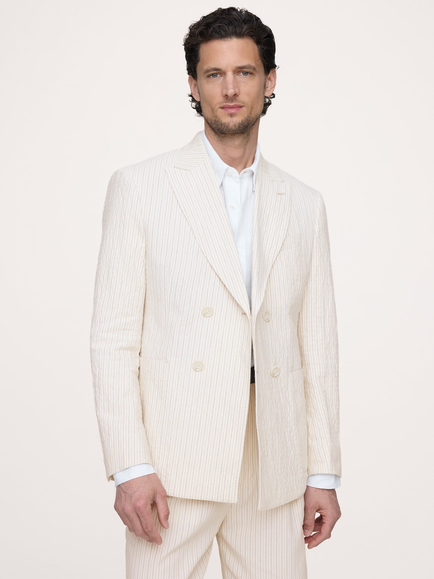 L'image numéro 1 présente Veste de complet croisée en mélange gaufré de coton et lin italien