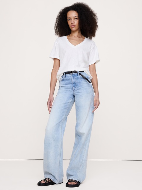 T-SHIRT EN COTON FLAMMÉ À ENCOLURE EN V, COUPE BOYFRIEND