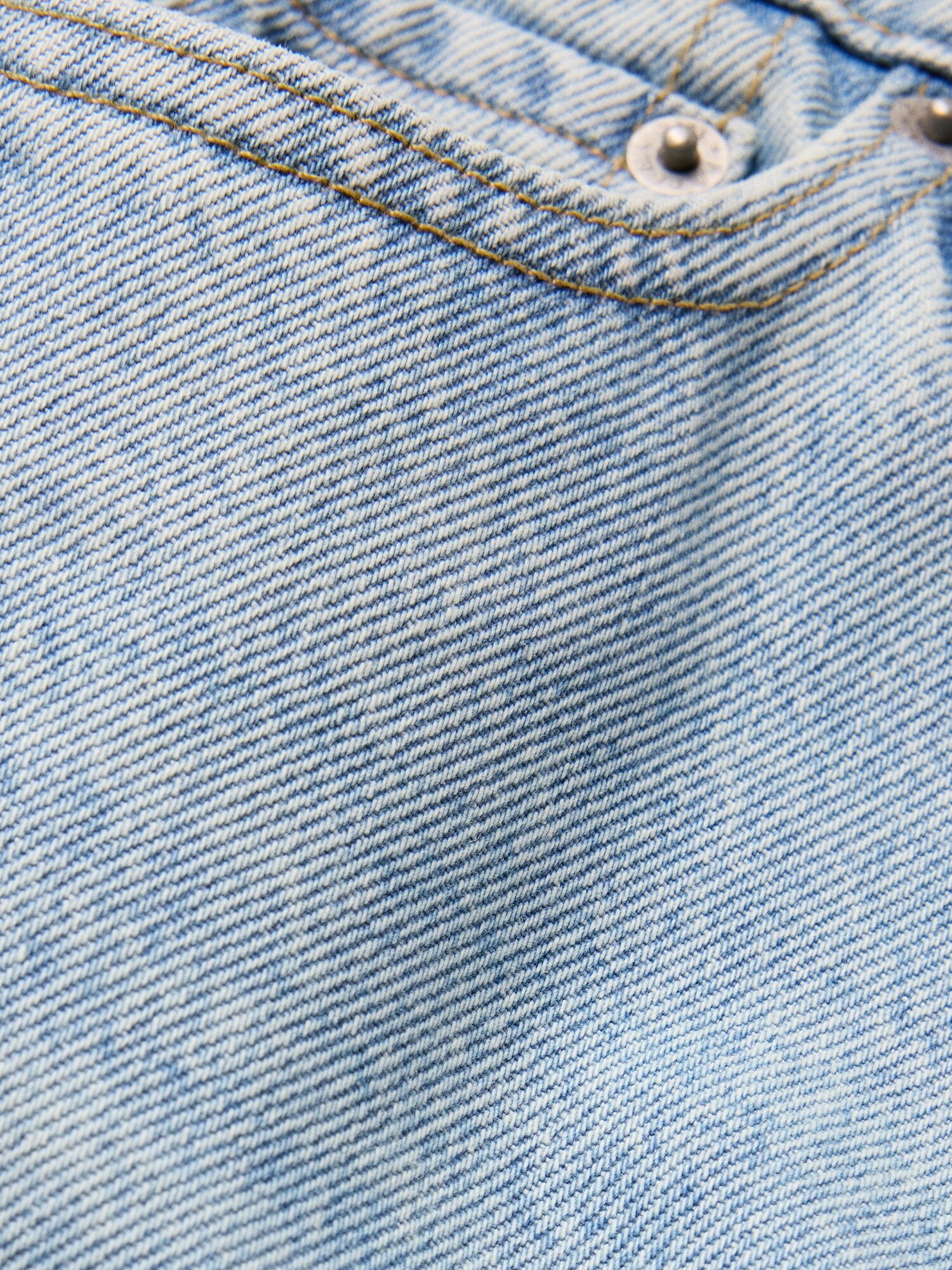 L'image numéro 7 présente Le célèbre jean classique à jambe large longueur 3/4