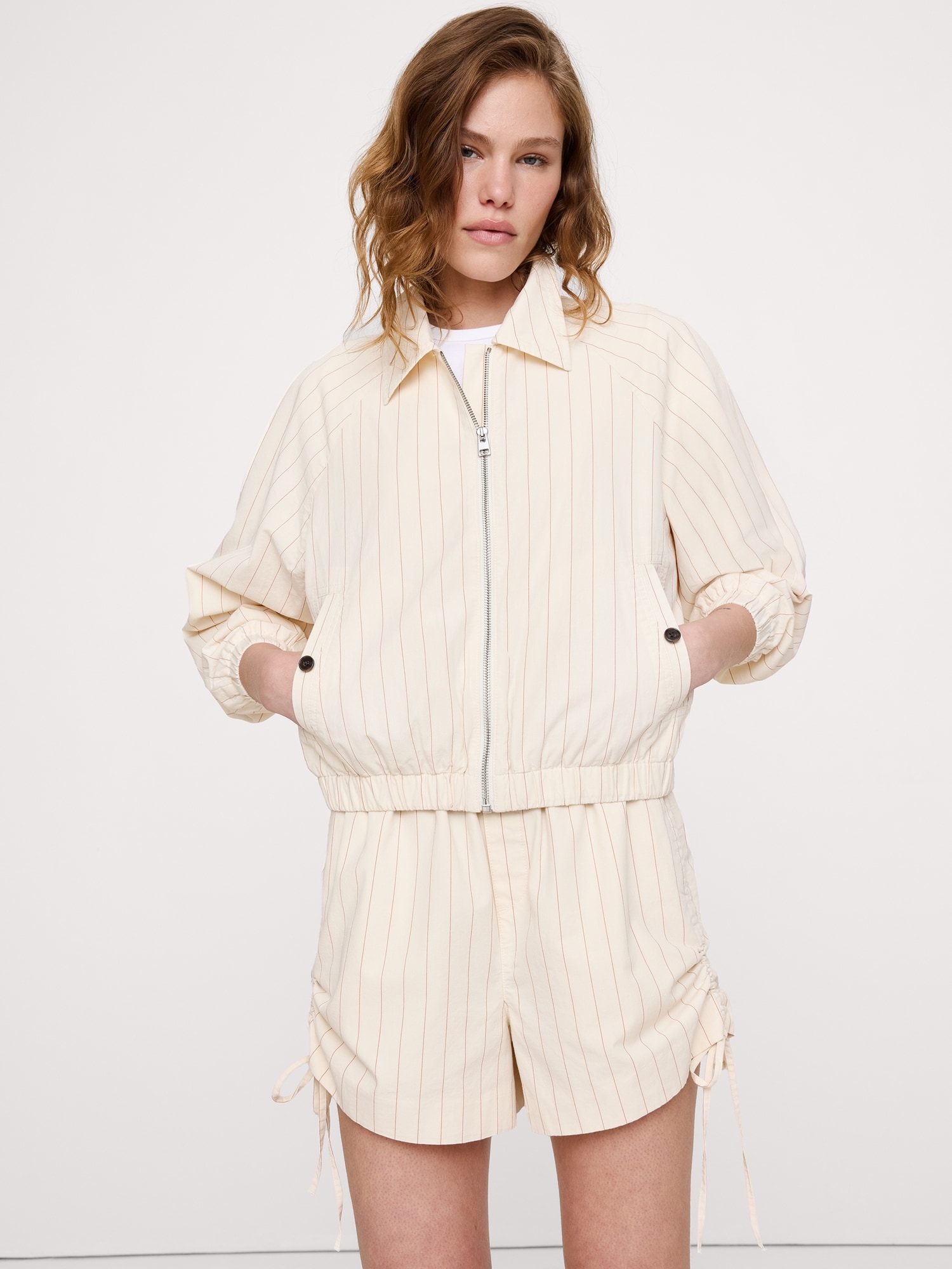 L'image numéro 1 présente Blouson d’aviateur en popeline de coton