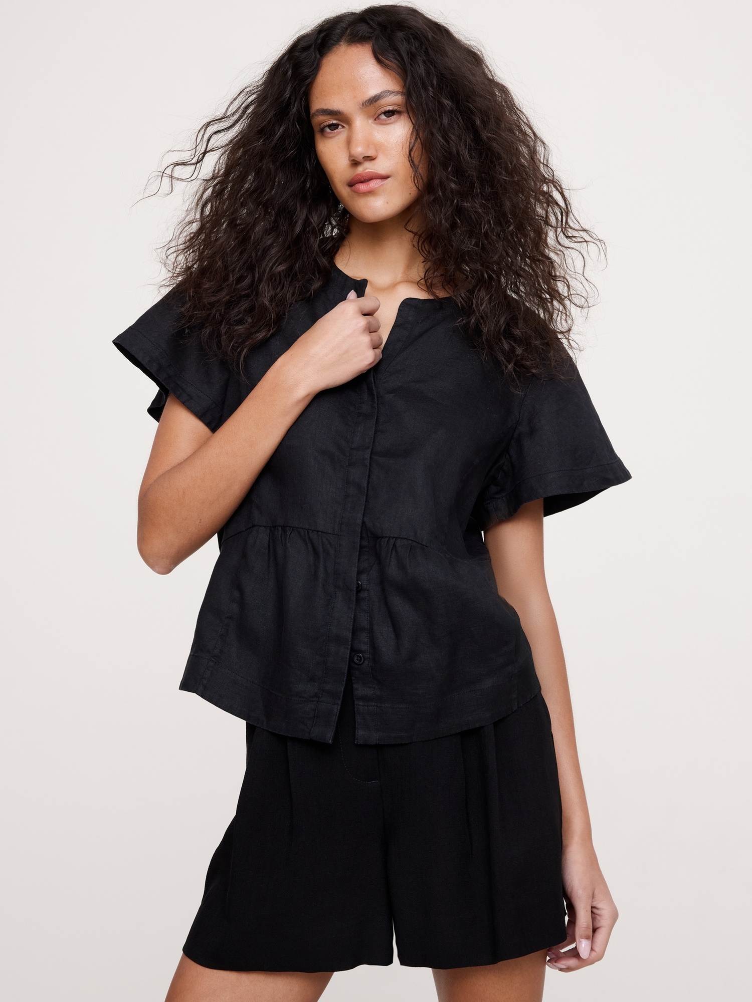 L'image numéro 7 présente Haut en lin à manches flottantes