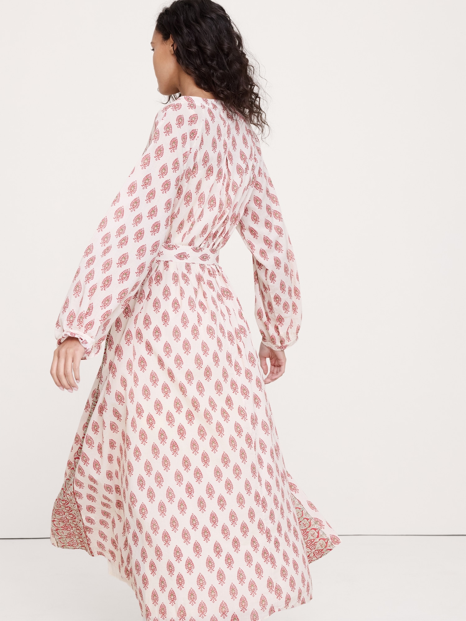 L'image numéro 5 présente Robe caftan longue en coton léger