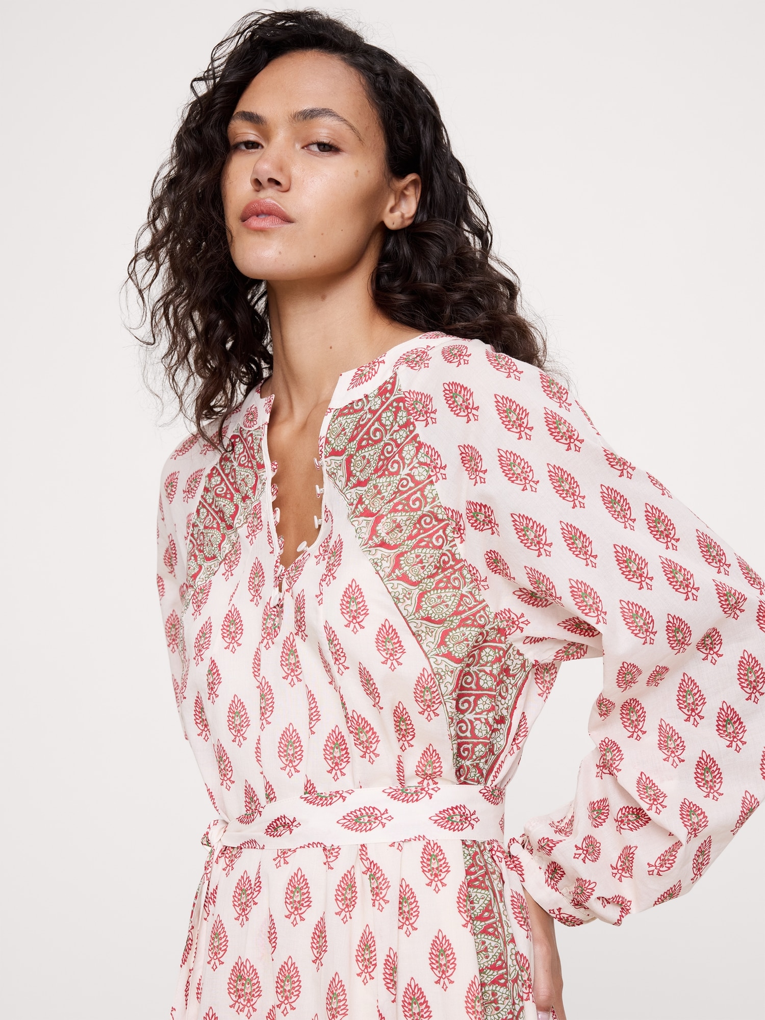 L'image numéro 6 présente Robe caftan longue en coton léger