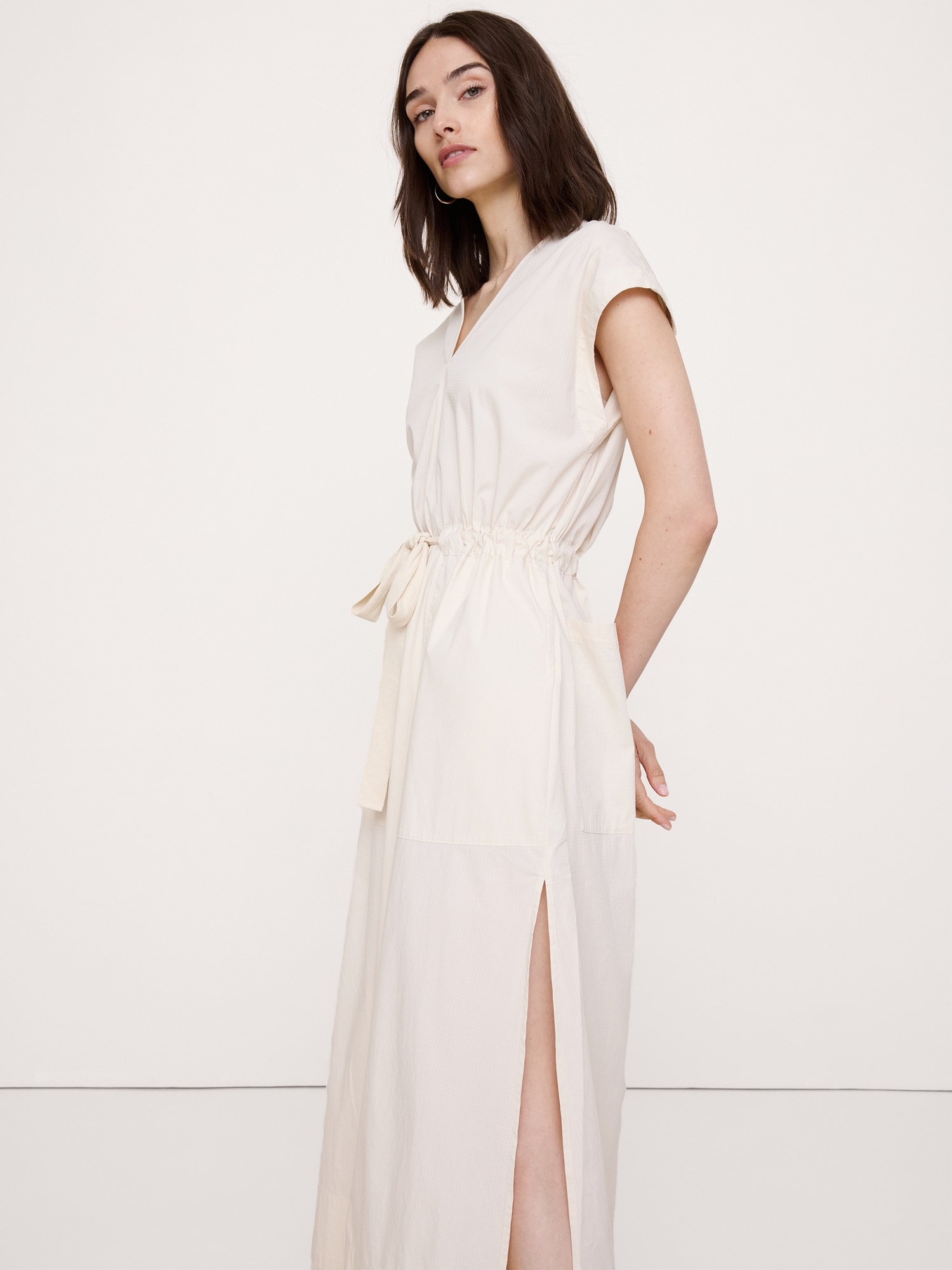 L'image numéro 4 présente Robe longue en coton extensible à taille nouée