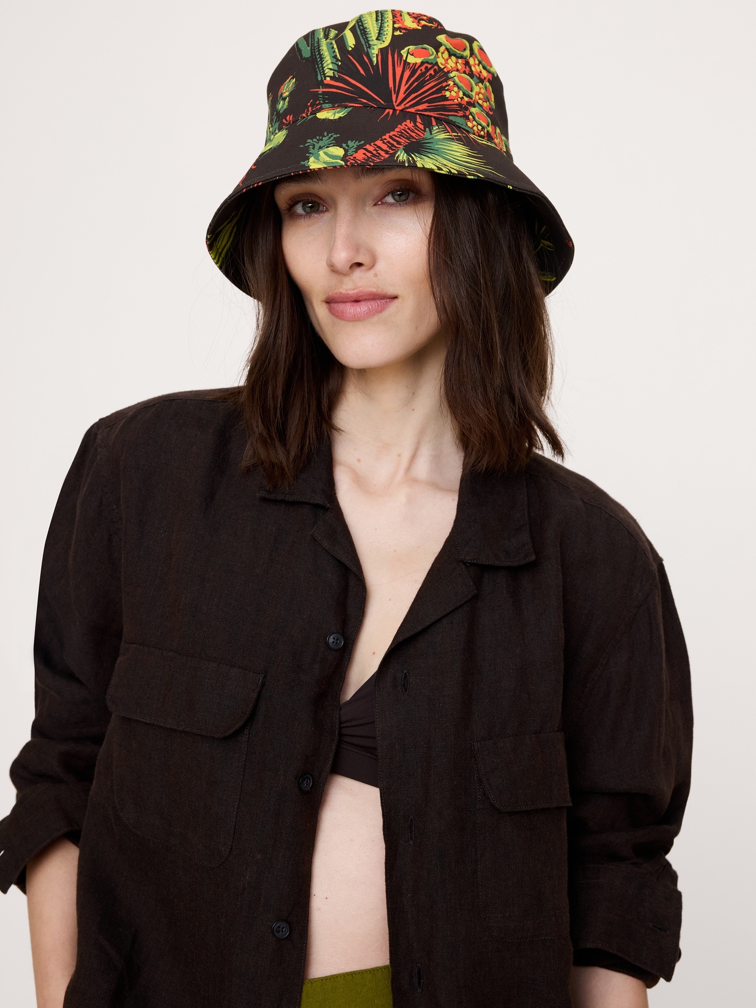 L'image numéro 3 présente Chapeau cloche en toile de coton avec poche