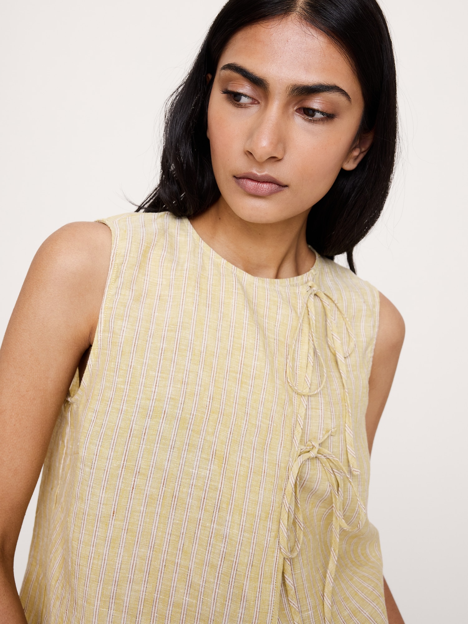 L'image numéro 4 présente Camisole à double lien en lin