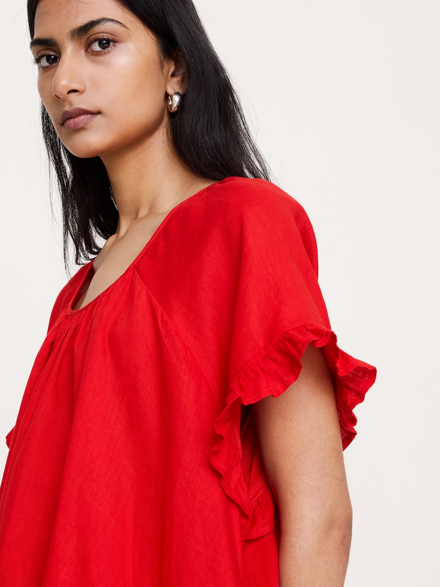 L'image numéro 3 présente Robe courte à bordure à volants