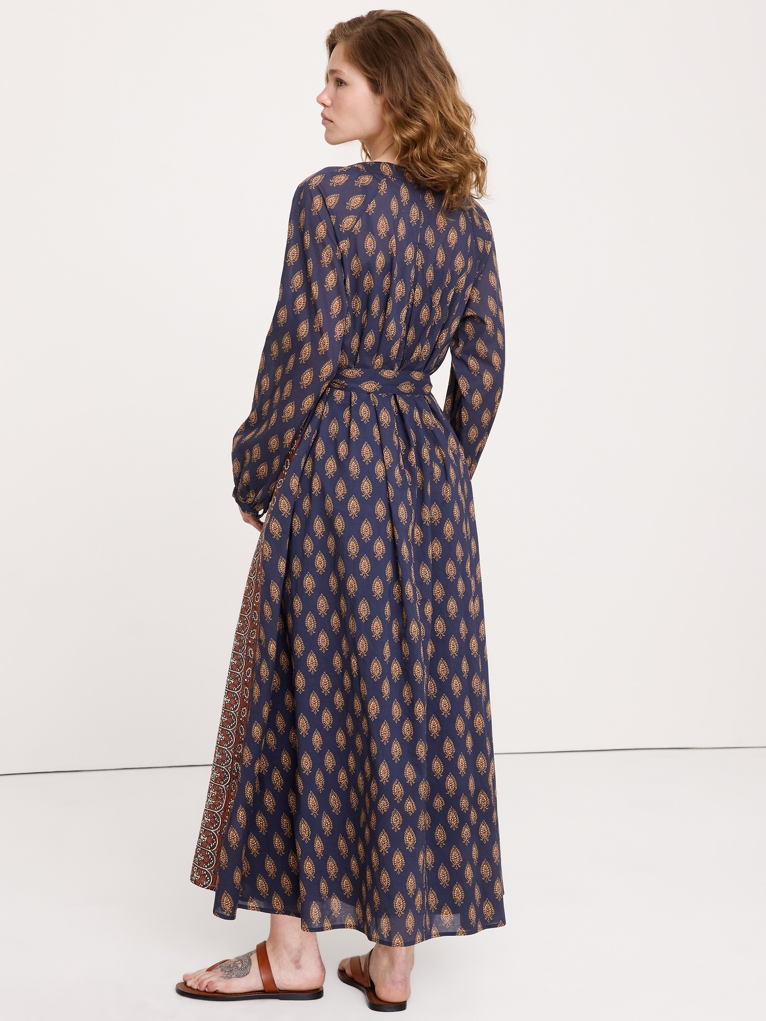 L'image numéro 3 présente Robe caftan longue en coton léger