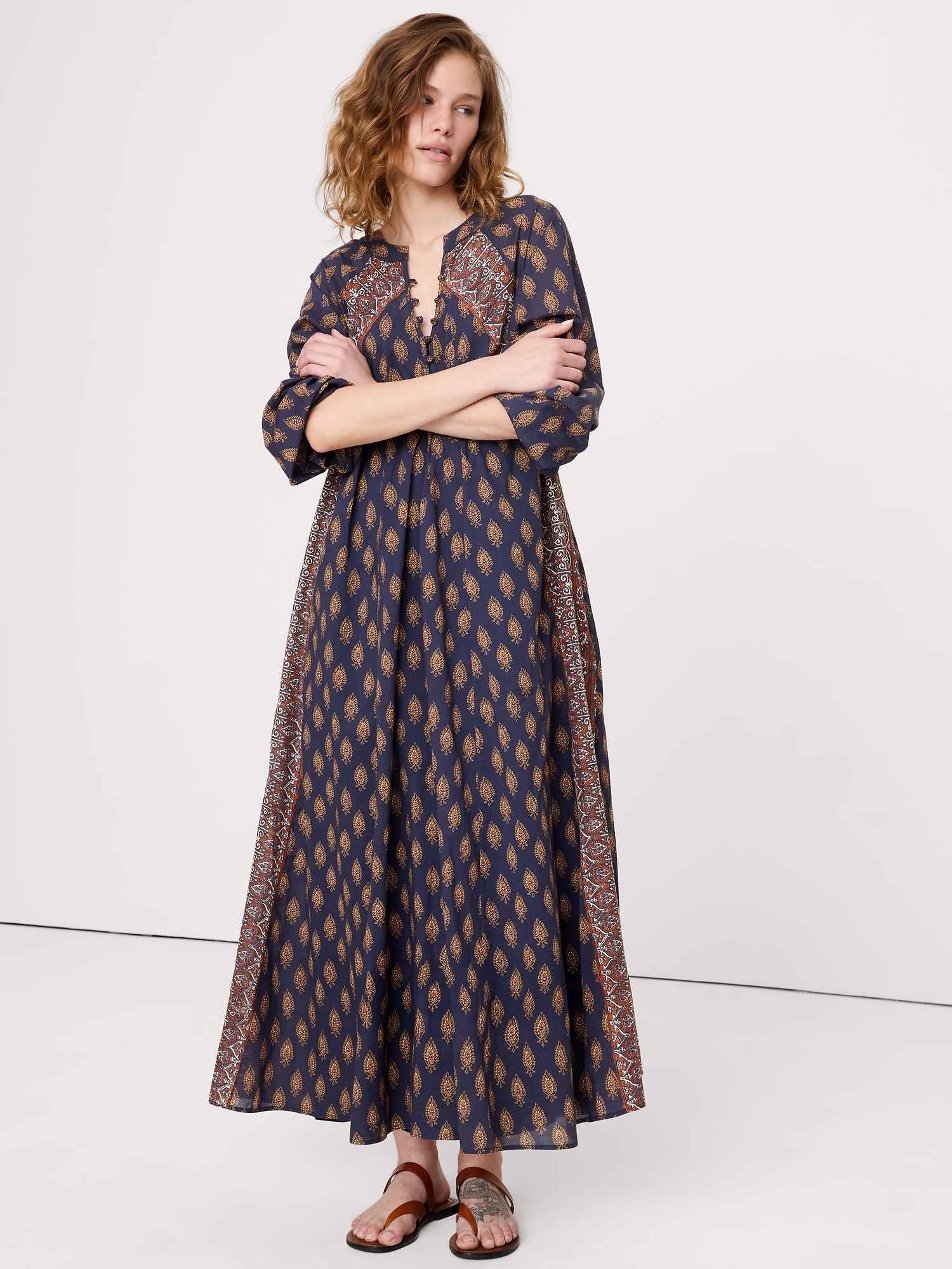 L'image numéro 4 présente Robe caftan longue en coton léger