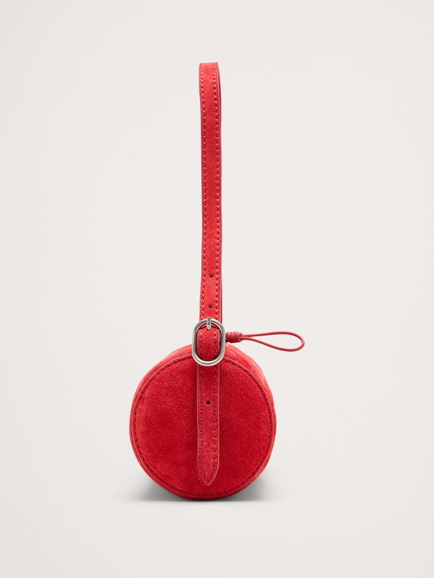 L'image numéro 3 présente Sac baril en cuir