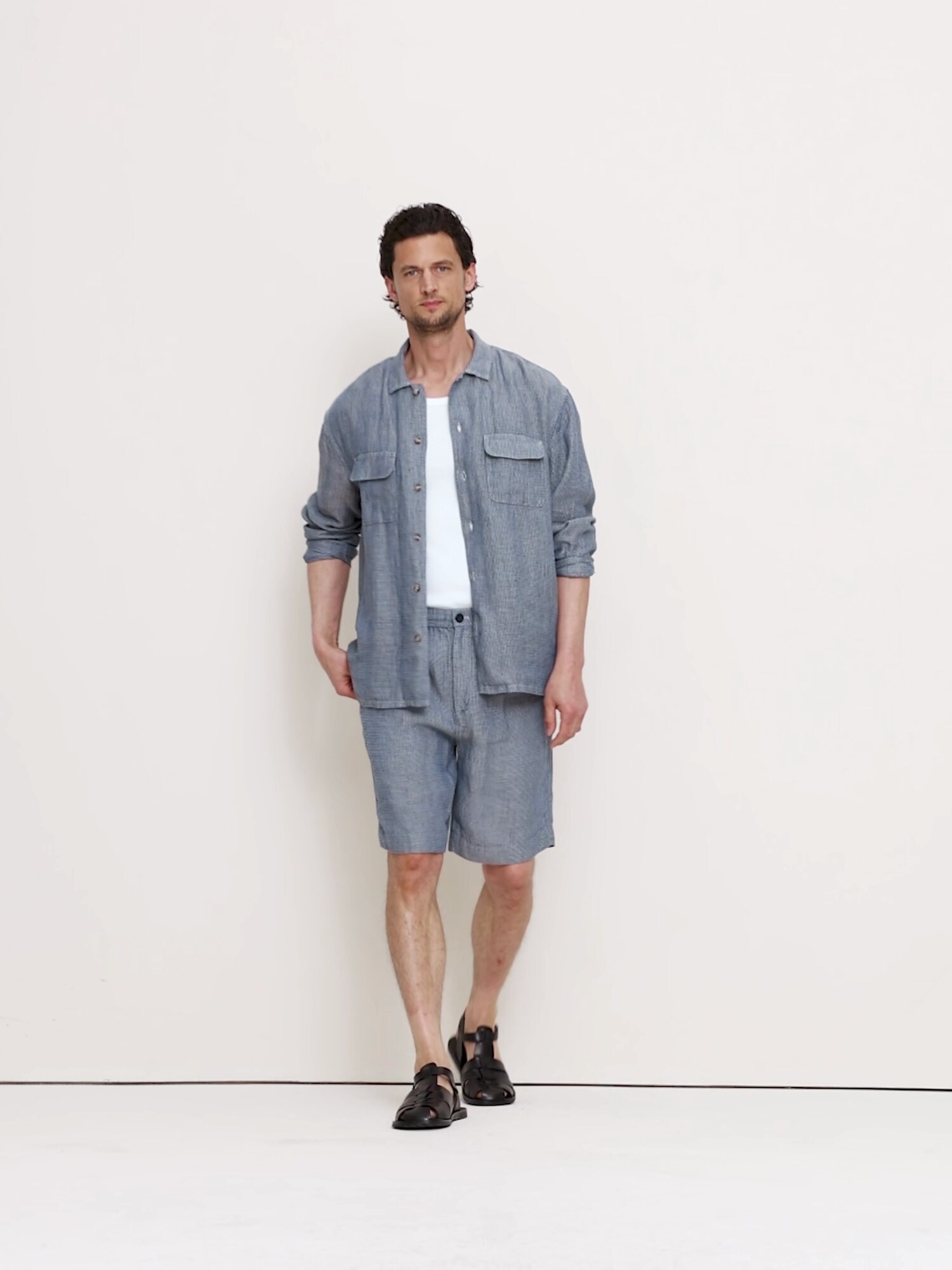 9" Pleated Linen-Cotton Pull-On Short