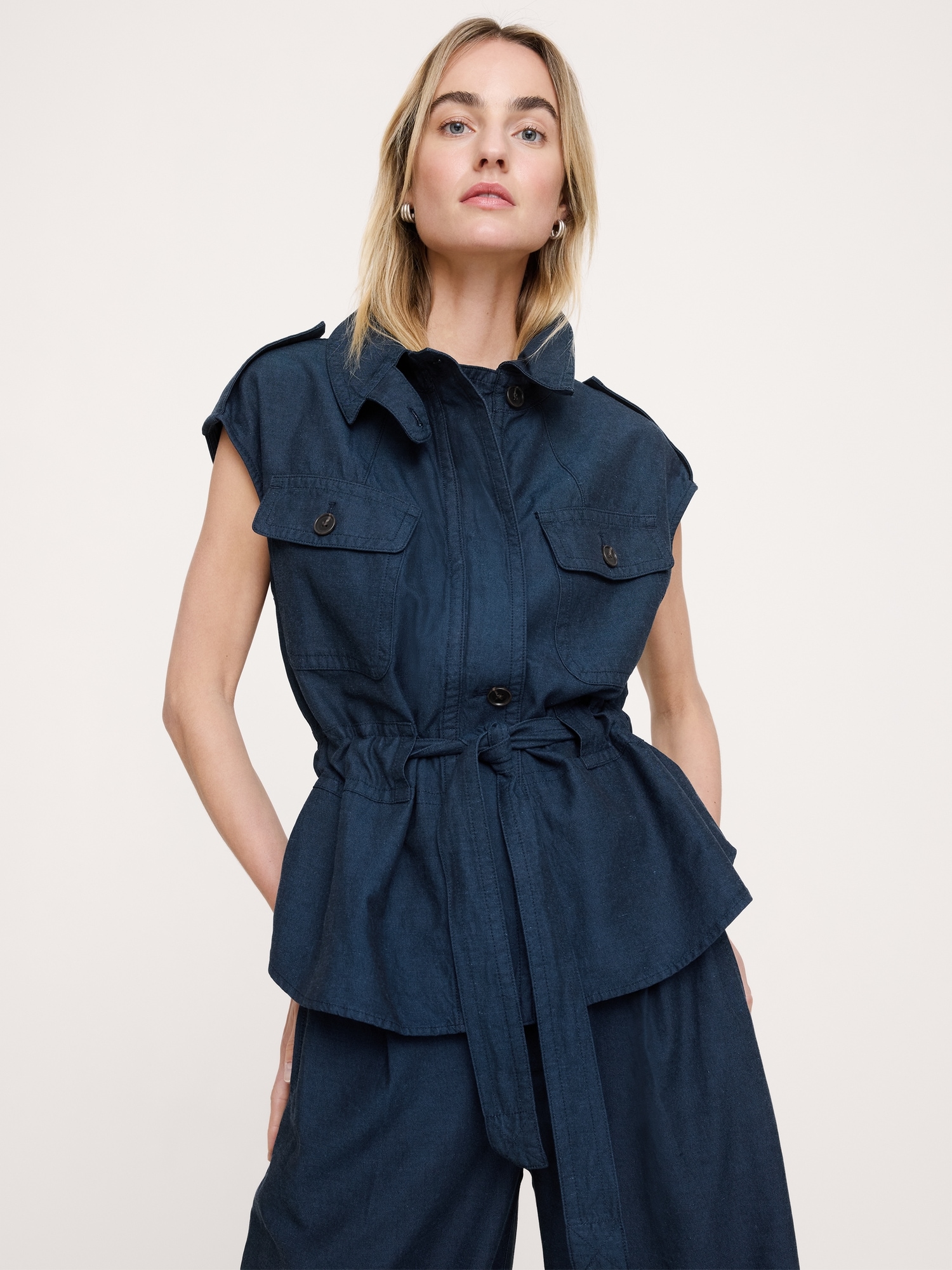 L'image numéro 1 présente Veste utilitaire en TENCEL™, coton et lin