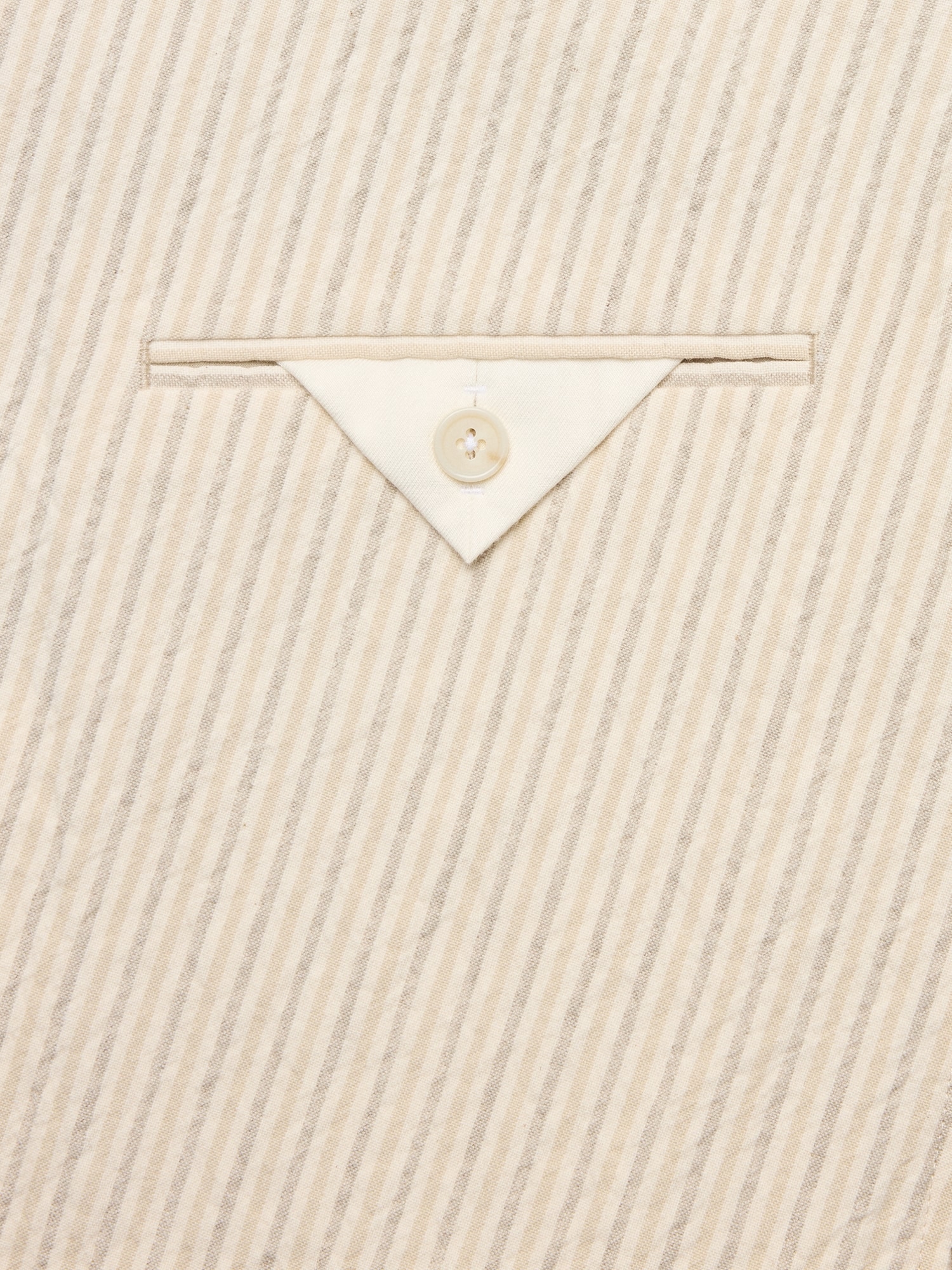 L'image numéro 7 présente Veste de complet croisée en mélange gaufré de coton et lin italien